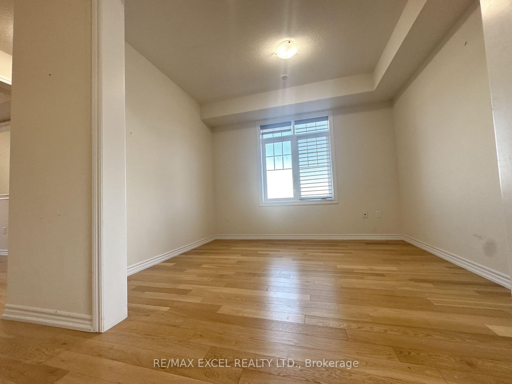 Photo 2 of 17 Delft Drive, Markham, Victoria Square — HOMEH
