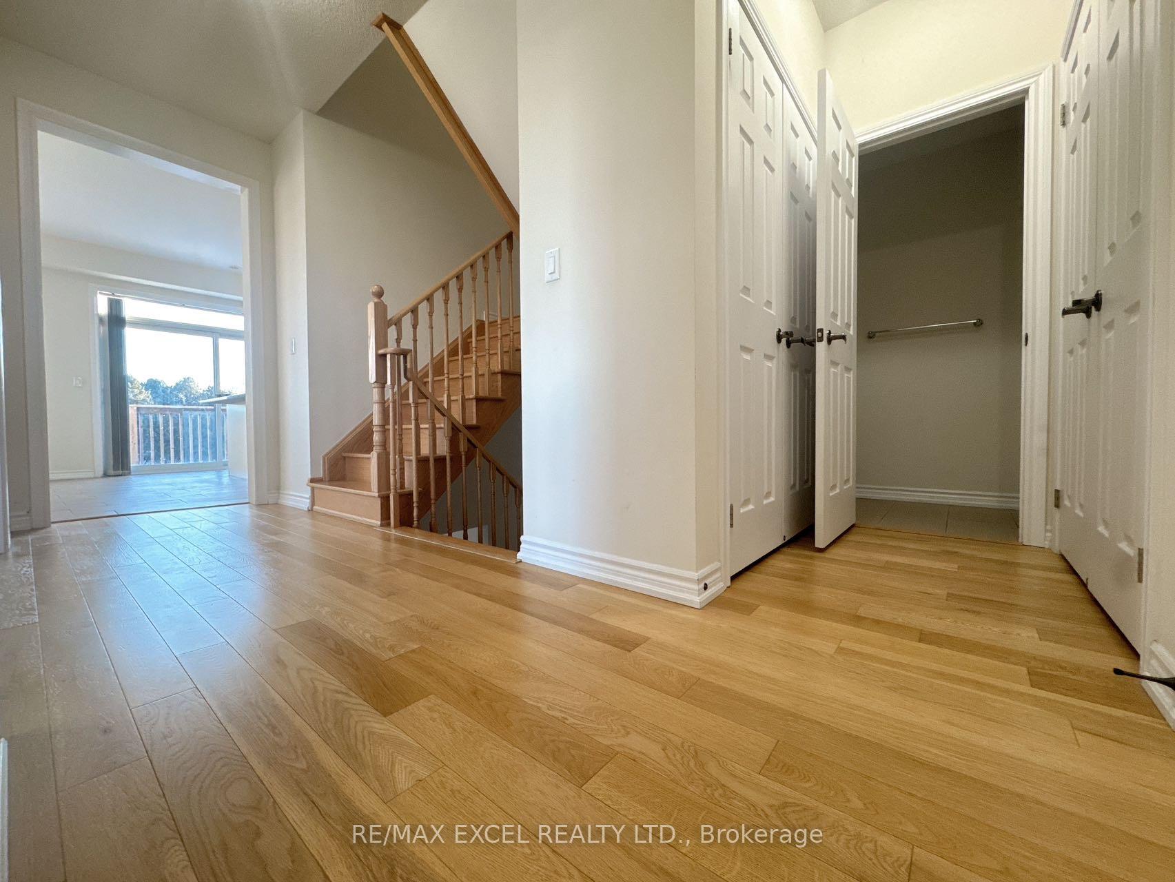 Photo 4 of 17 Delft Drive, Markham, Victoria Square — HOMEH