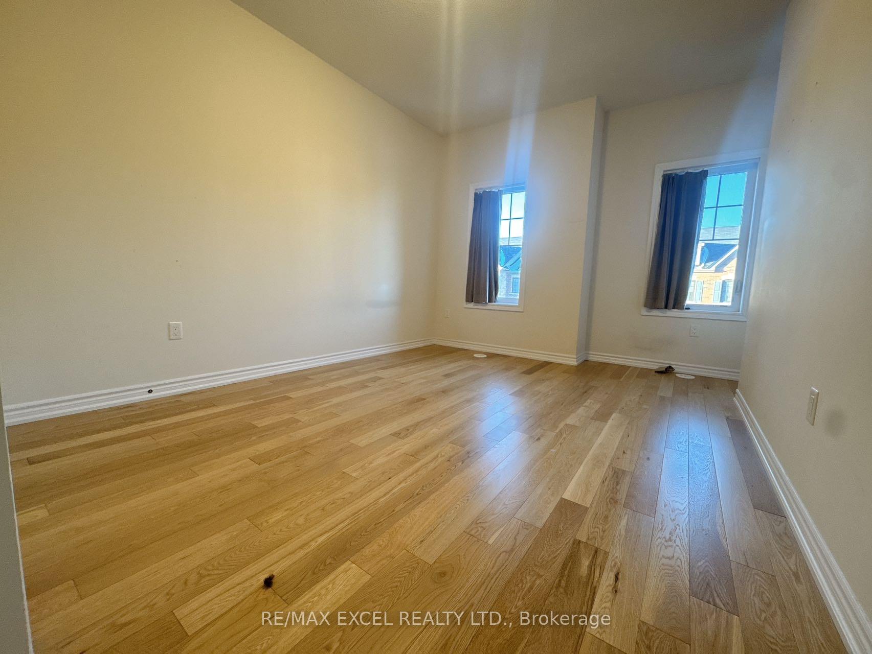 Photo 5 of 17 Delft Drive, Markham, Victoria Square — HOMEH
