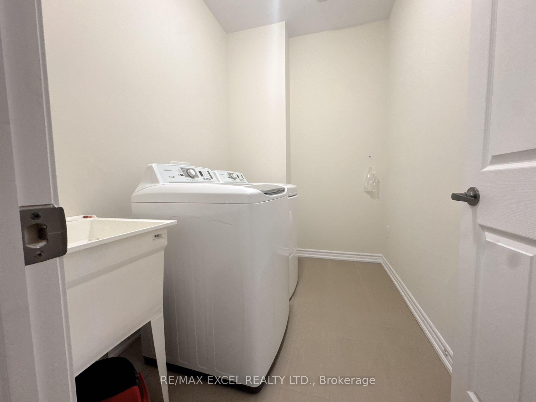 Photo 10 of 17 Delft Drive, Markham, Victoria Square — HOMEH