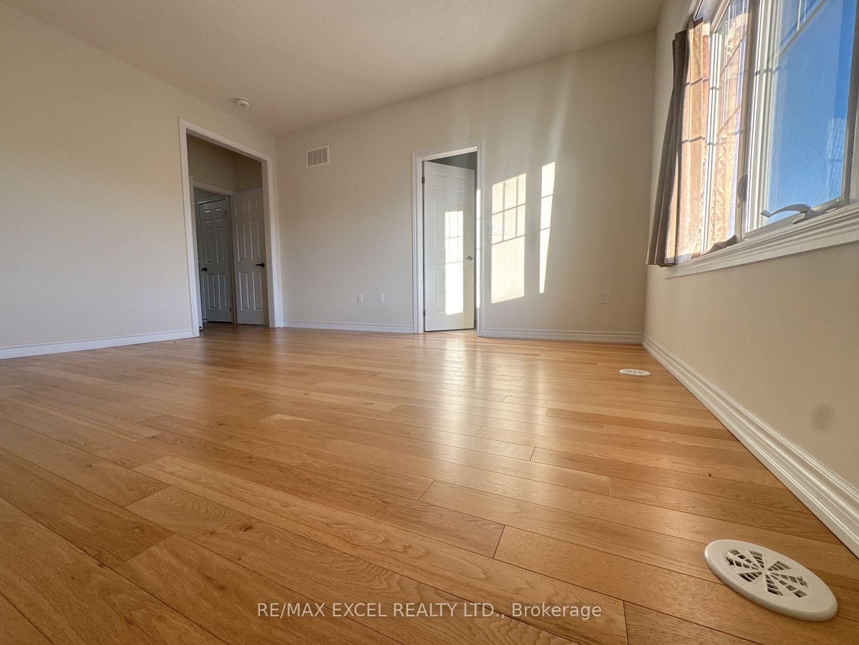 Photo 14 of 17 Delft Drive, Markham, Victoria Square — HOMEH