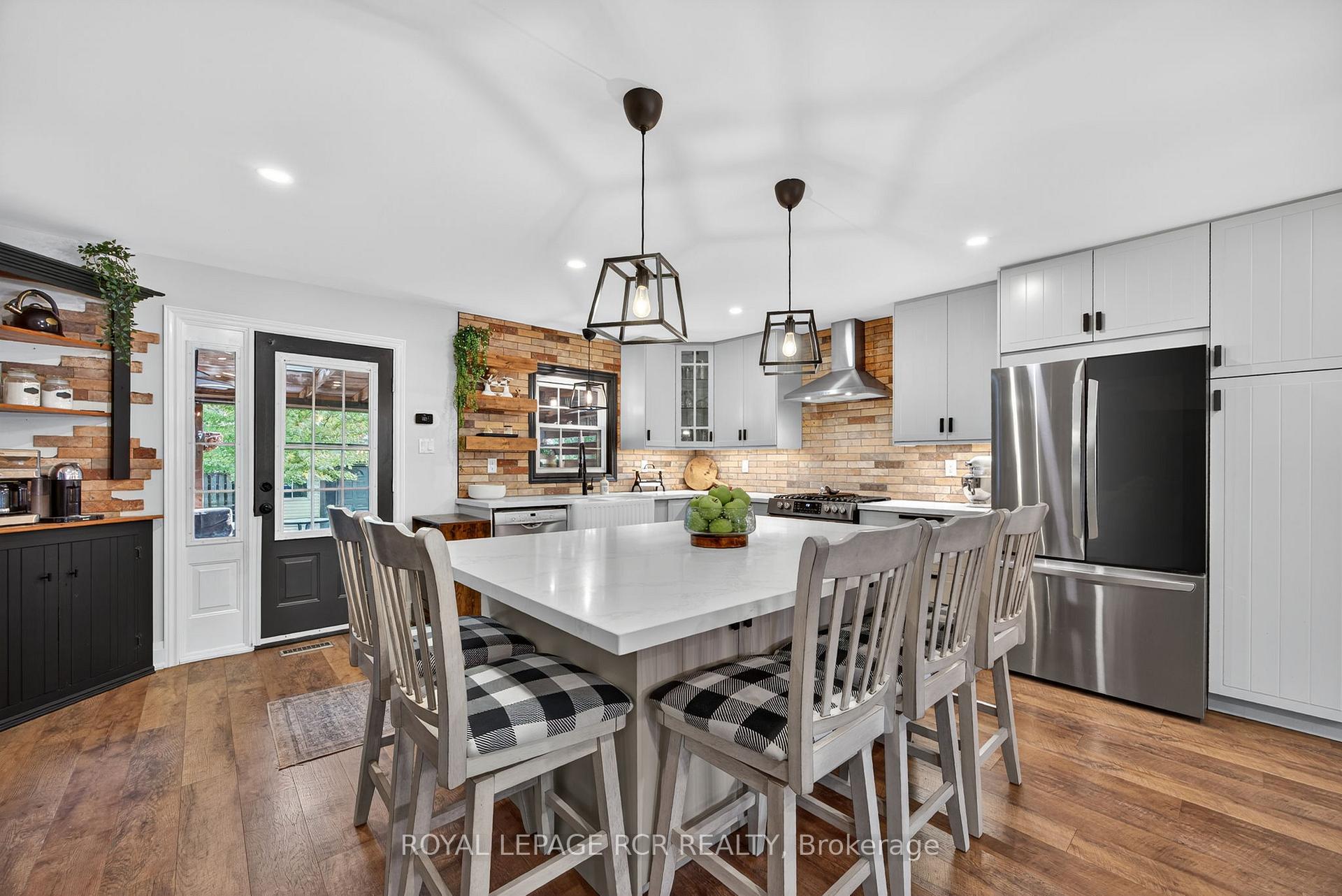 Photo 8 of 29 Fraser Avenue, New Tecumseth, Tottenham — HOMEH