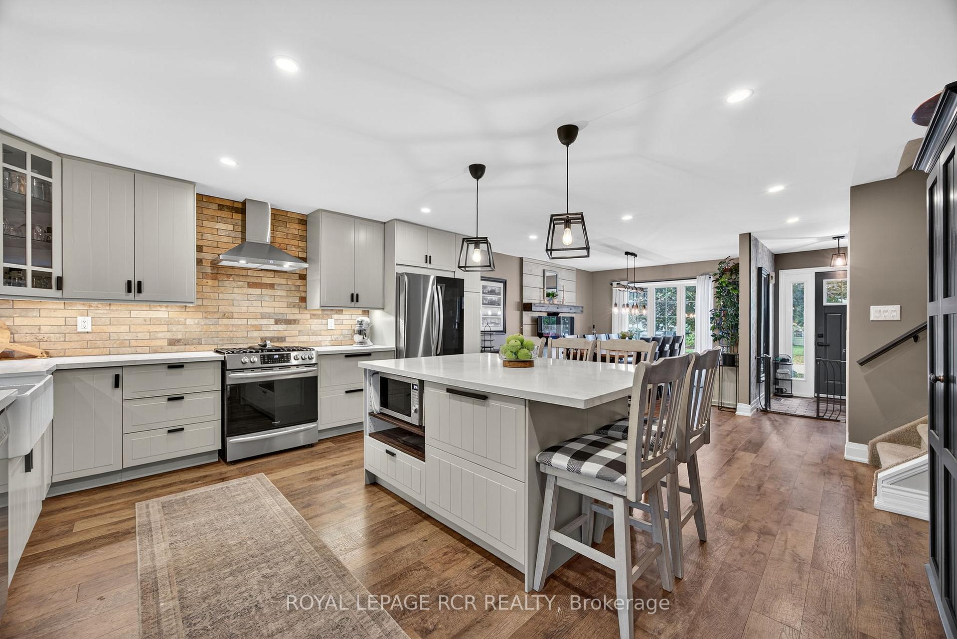 Photo 9 of 29 Fraser Avenue, New Tecumseth, Tottenham — HOMEH