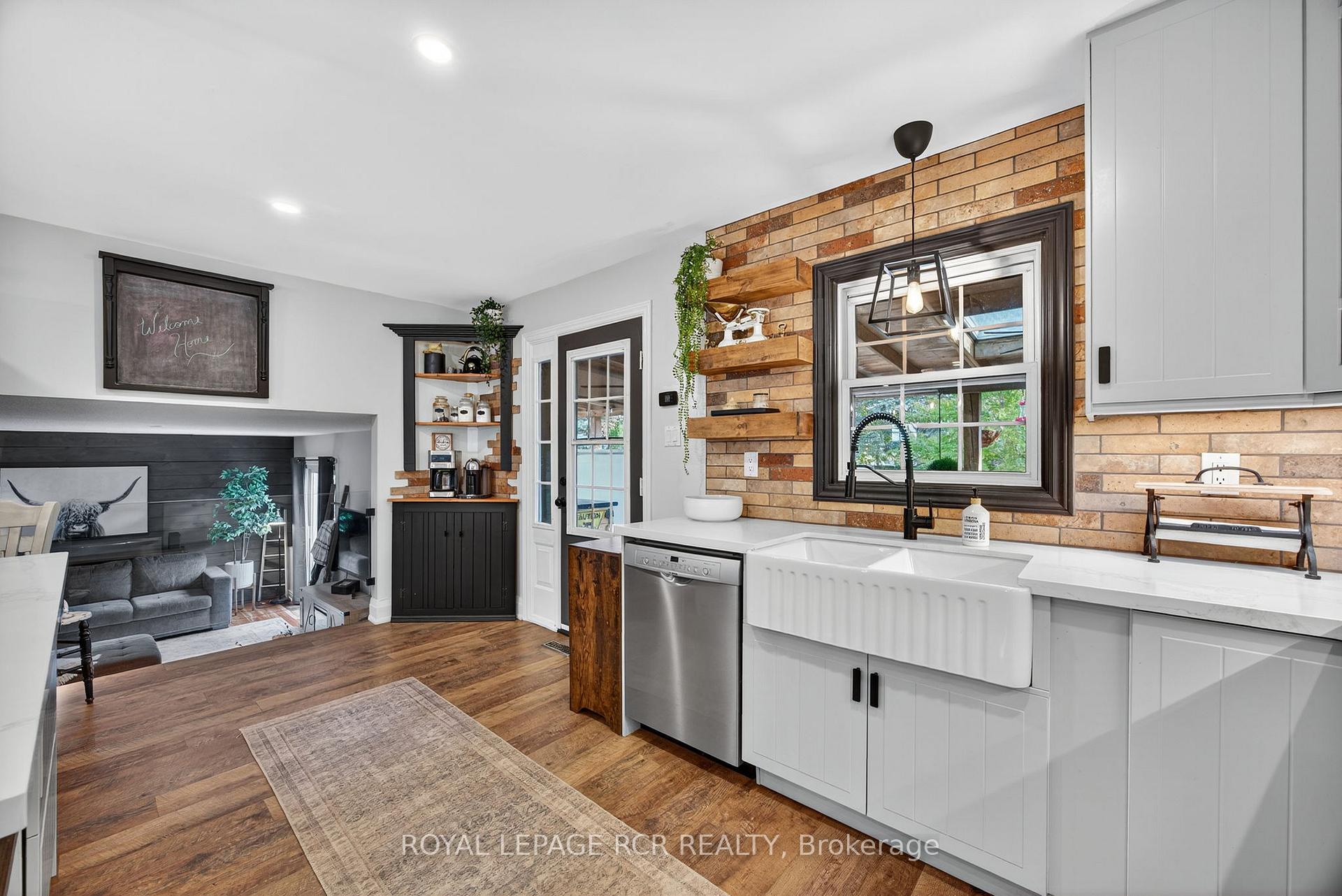 Photo 10 of 29 Fraser Avenue, New Tecumseth, Tottenham — HOMEH