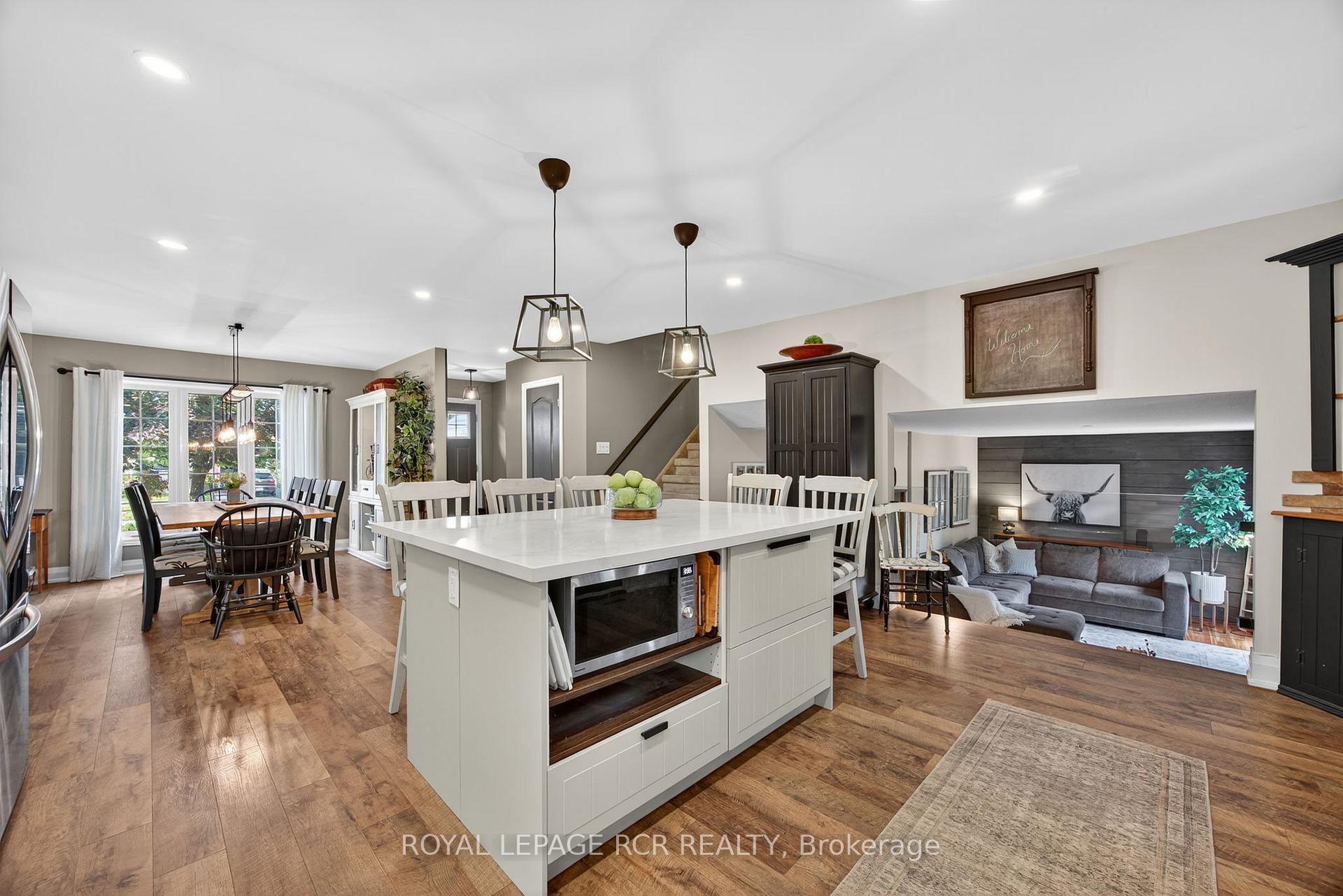 Photo 11 of 29 Fraser Avenue, New Tecumseth, Tottenham — HOMEH