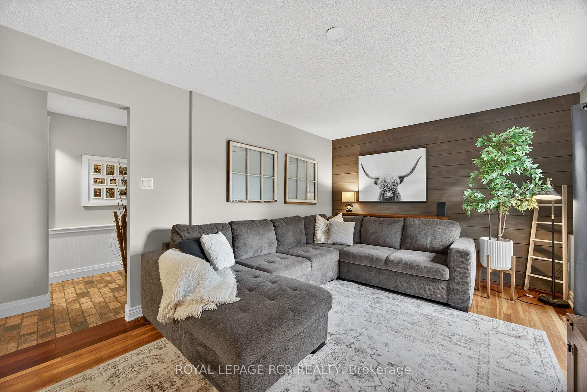 Photo 18 of 29 Fraser Avenue, New Tecumseth, Tottenham — HOMEH