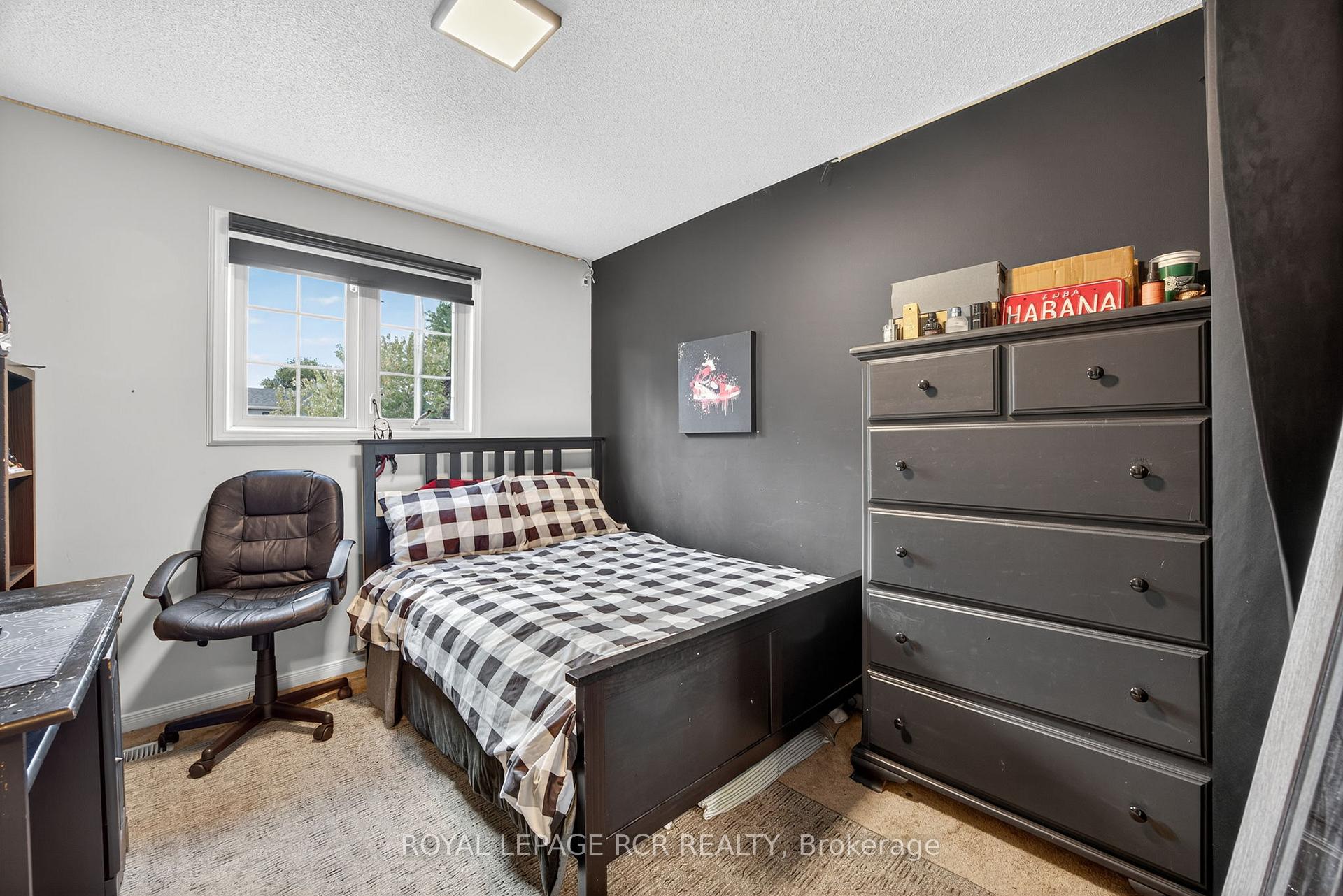 Photo 23 of 29 Fraser Avenue, New Tecumseth, Tottenham — HOMEH