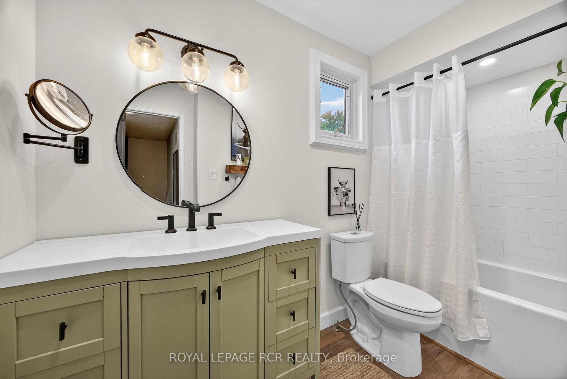 Photo 25 of 29 Fraser Avenue, New Tecumseth, Tottenham — HOMEH