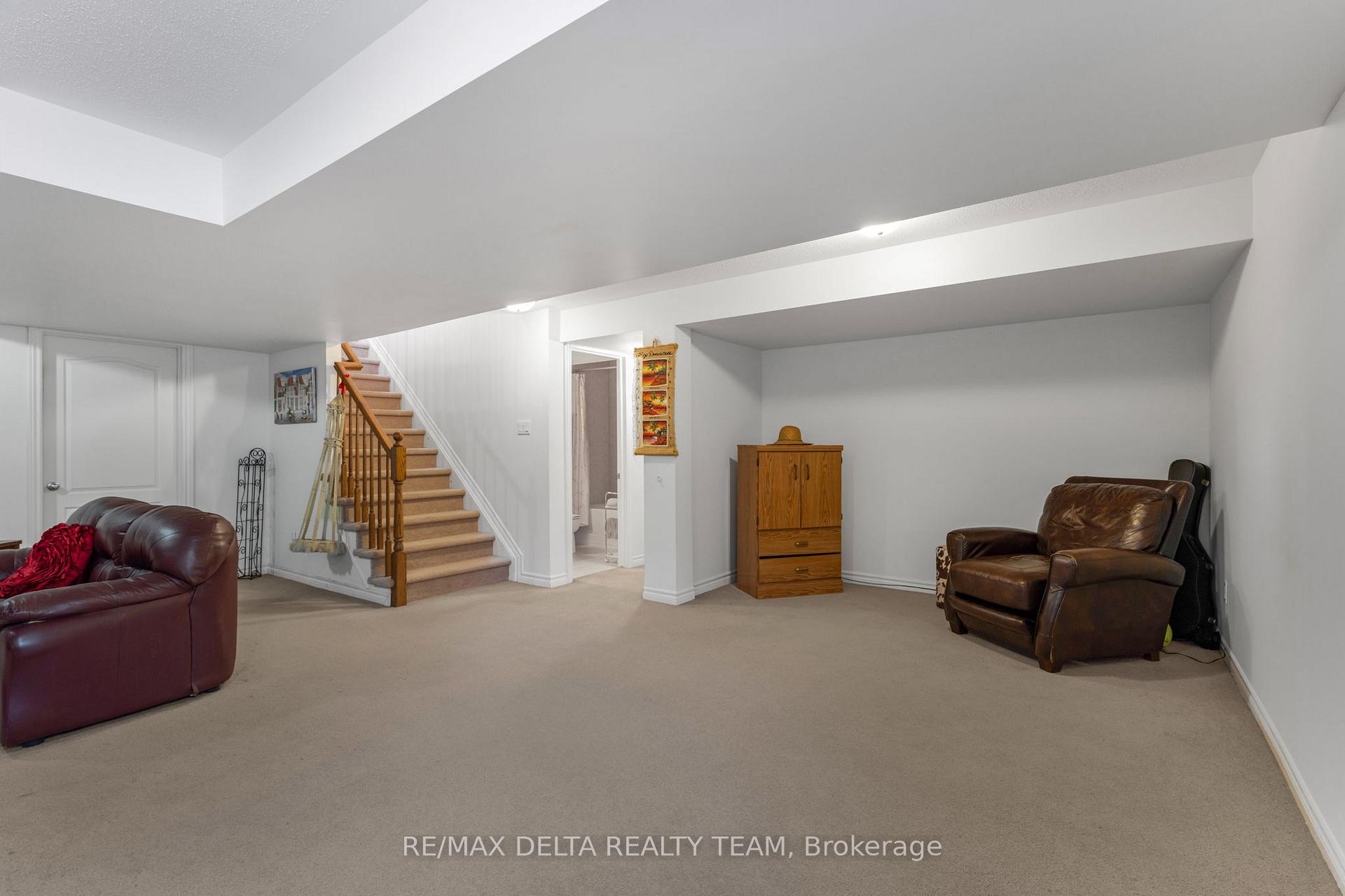 Photo 1 of 702 Cabris Crescent, Ottawa, Avalon West — HOMEH