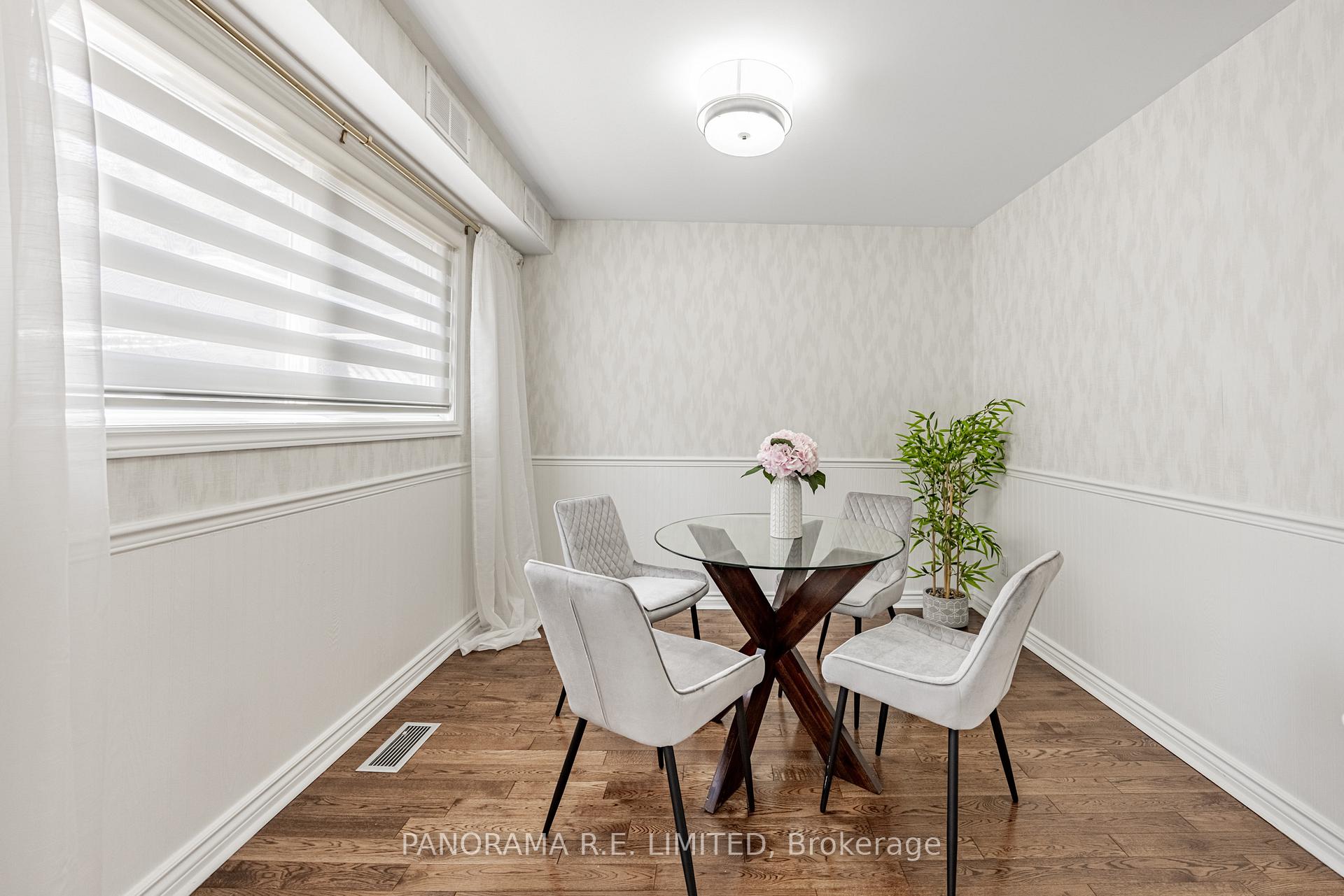 Photo 6 of 2915 Bramshaw Gardens, Mississauga, Meadowvale — HOMEH