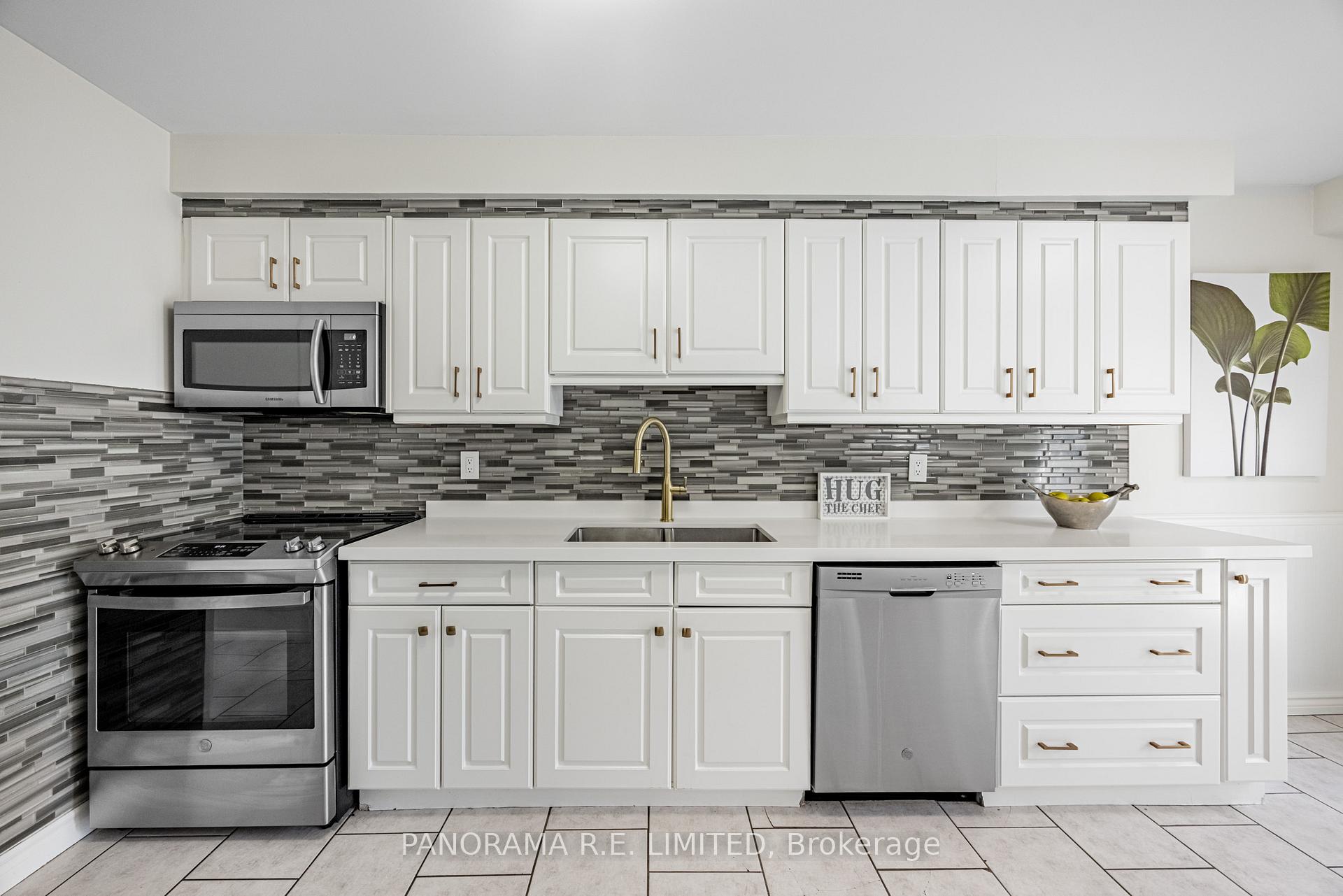 Photo 8 of 2915 Bramshaw Gardens, Mississauga, Meadowvale — HOMEH