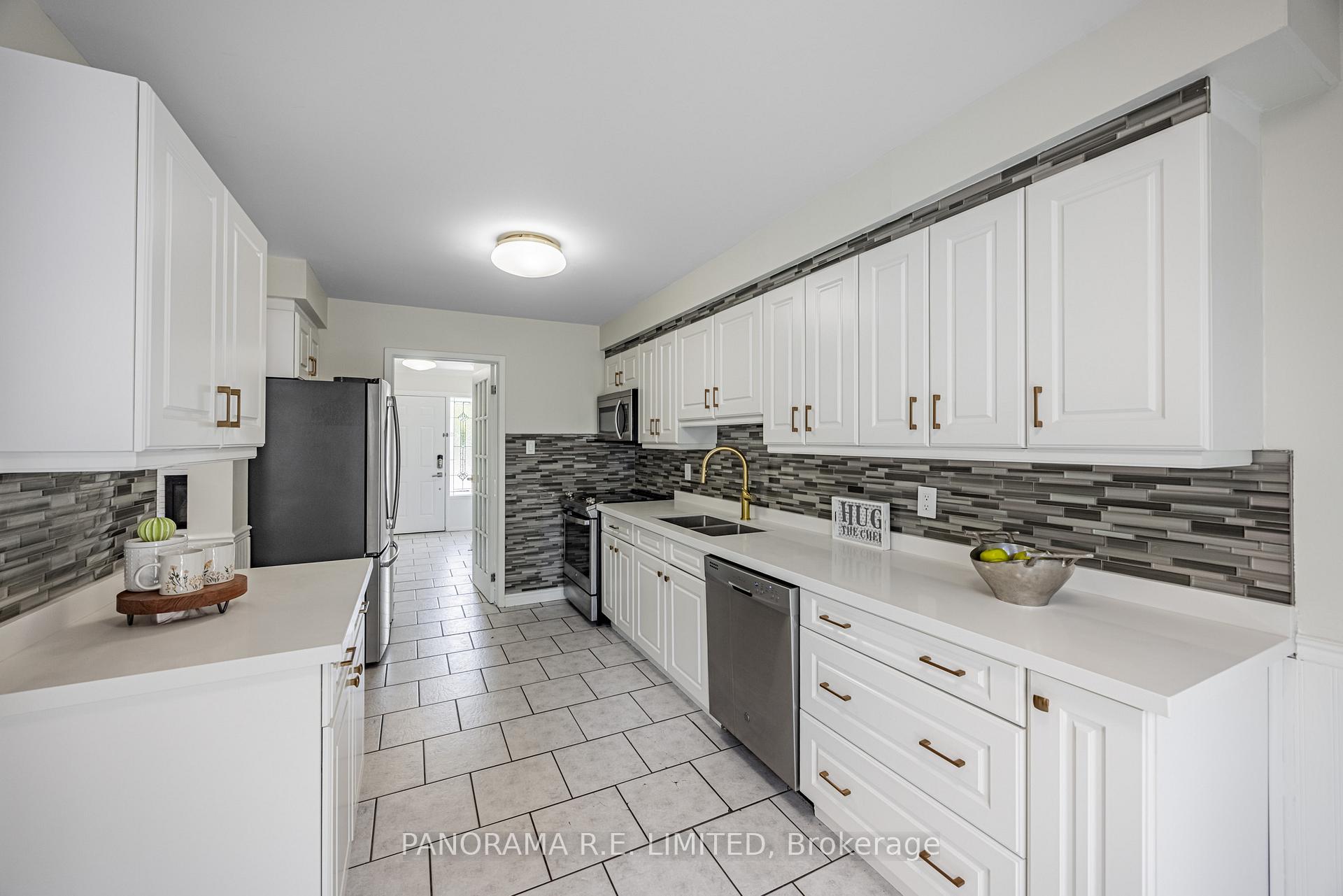 Photo 10 of 2915 Bramshaw Gardens, Mississauga, Meadowvale — HOMEH