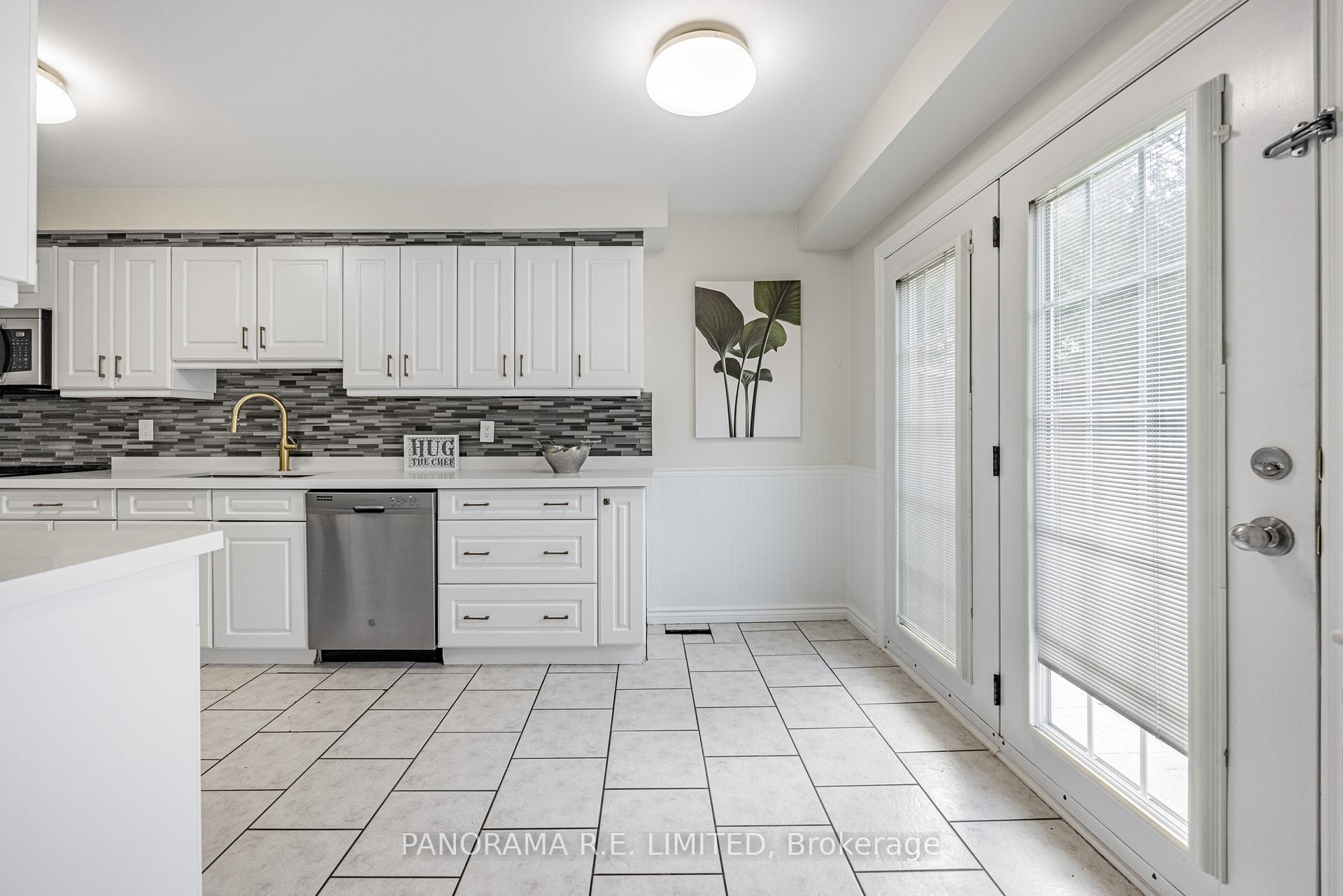 Photo 11 of 2915 Bramshaw Gardens, Mississauga, Meadowvale — HOMEH
