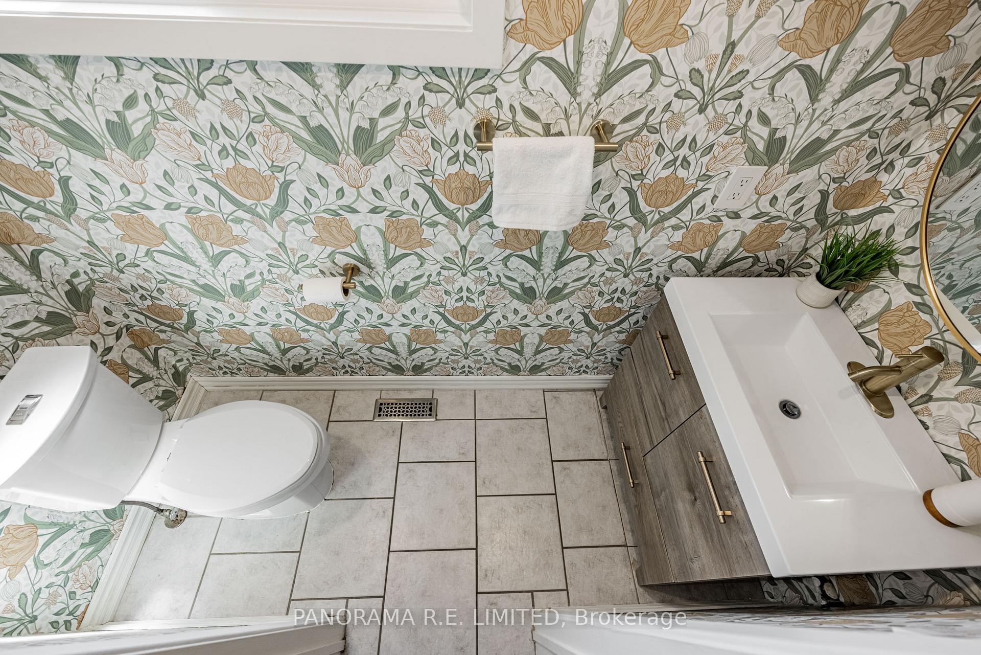 Photo 12 of 2915 Bramshaw Gardens, Mississauga, Meadowvale — HOMEH