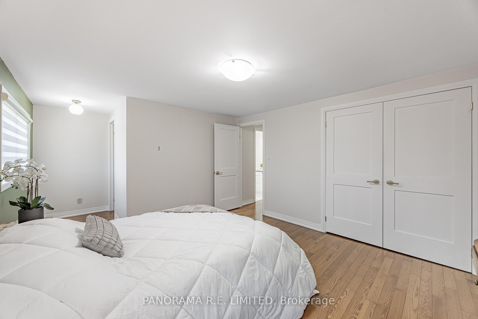 Photo 16 of 2915 Bramshaw Gardens, Mississauga, Meadowvale — HOMEH