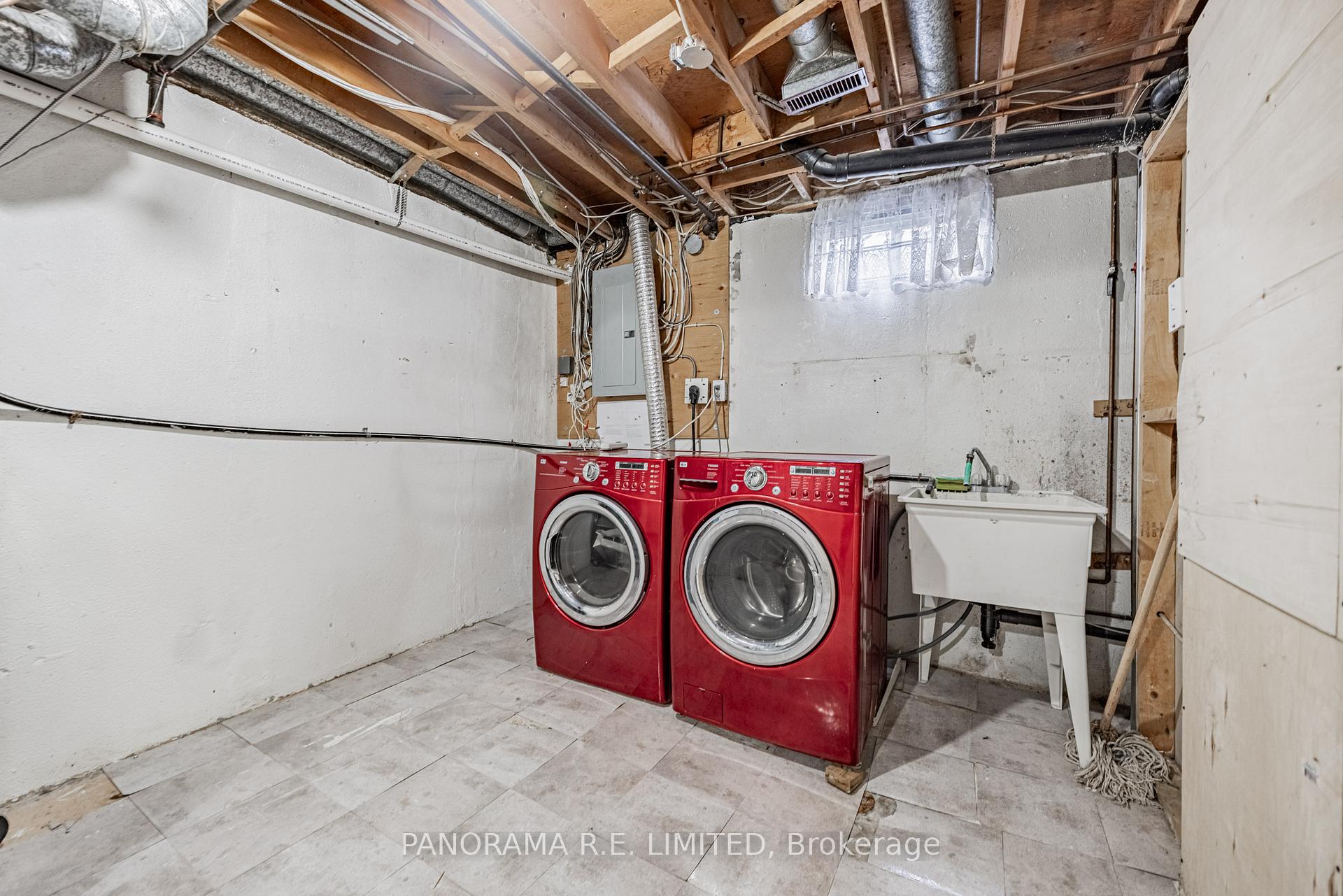Photo 23 of 2915 Bramshaw Gardens, Mississauga, Meadowvale — HOMEH