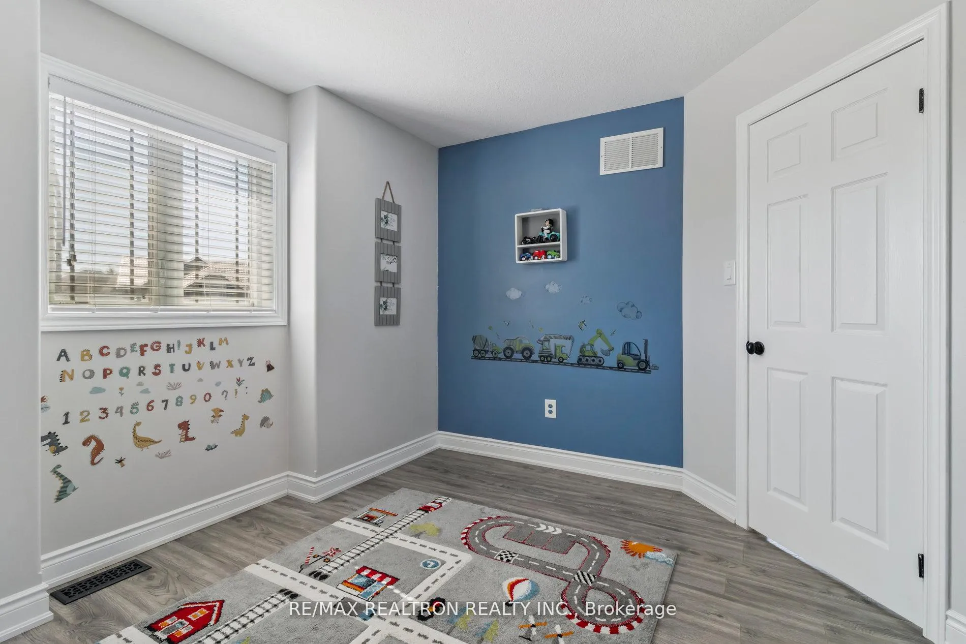 Photo 34 of 45 Irwin Crescent, New Tecumseth, Alliston — HOMEH