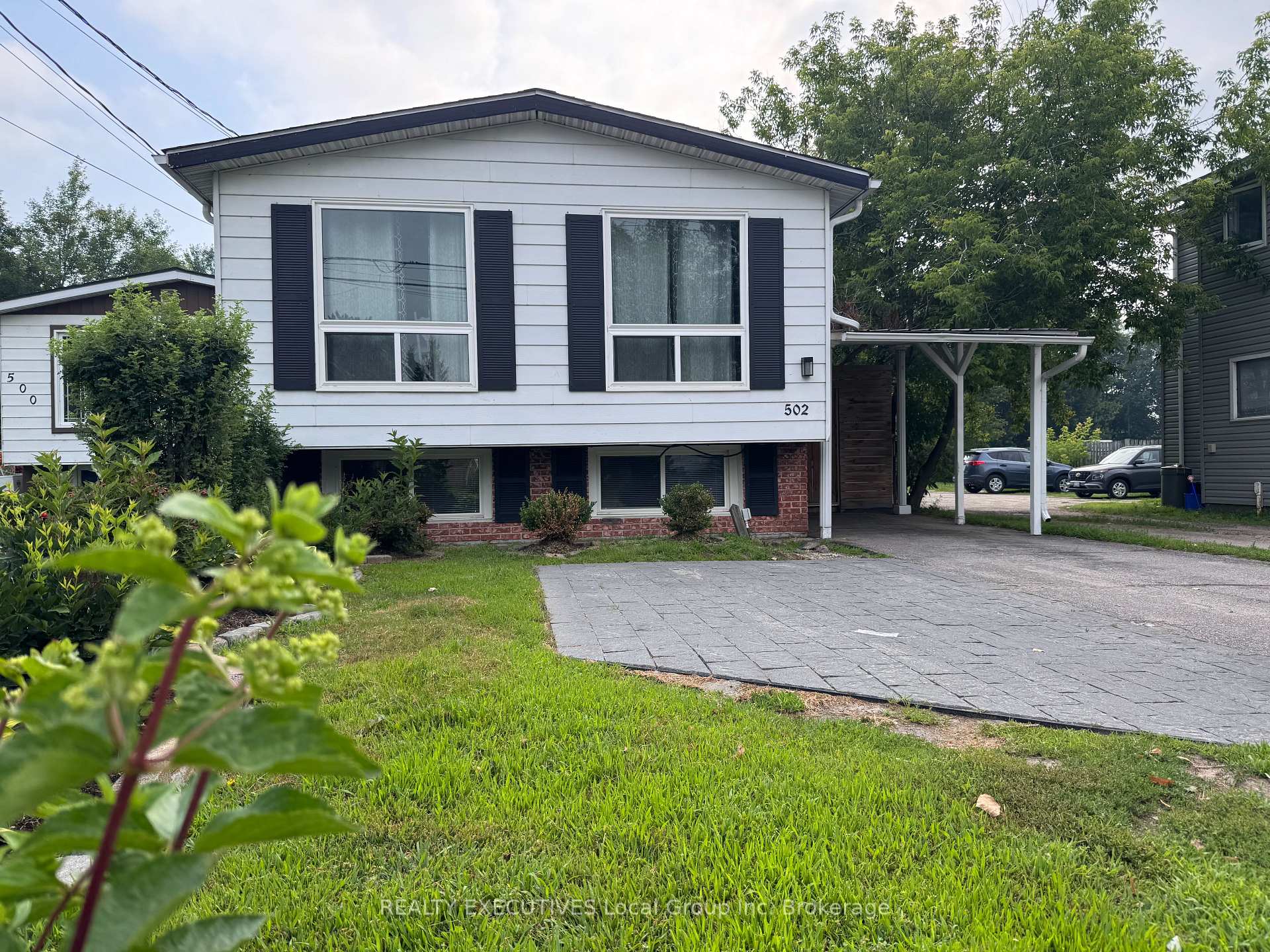 Front of 502 Lakeshore Drive