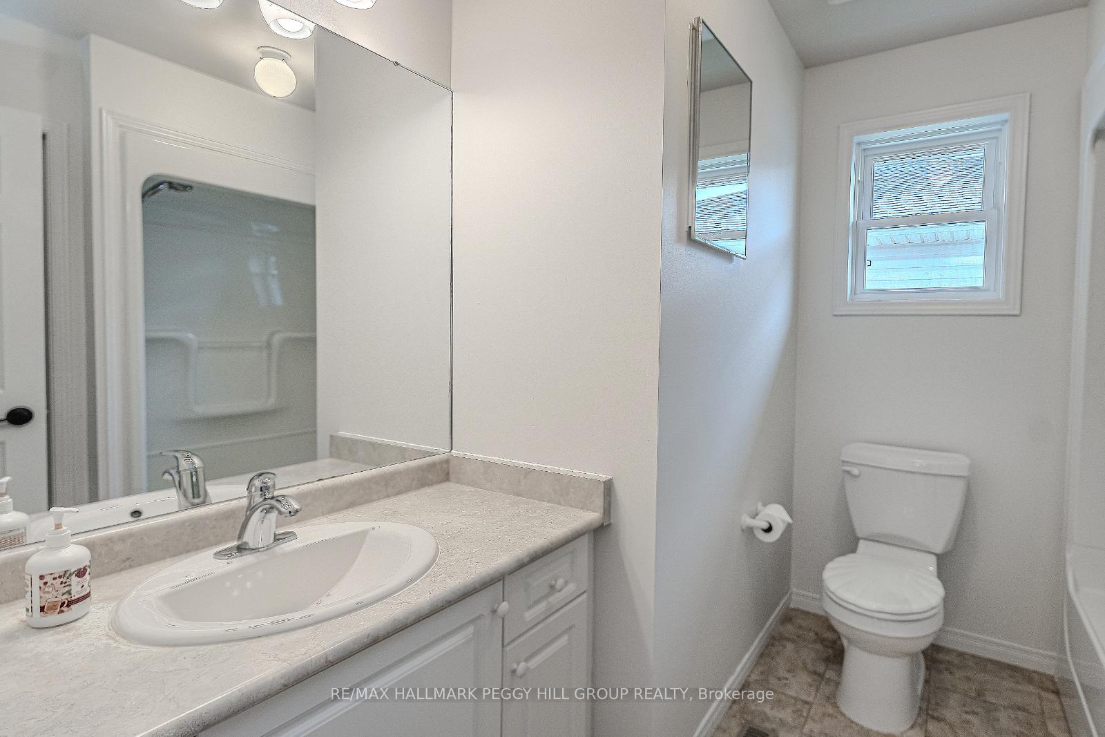 Photo 7 of 14 Jordon Crescent, Orillia — HOMEH