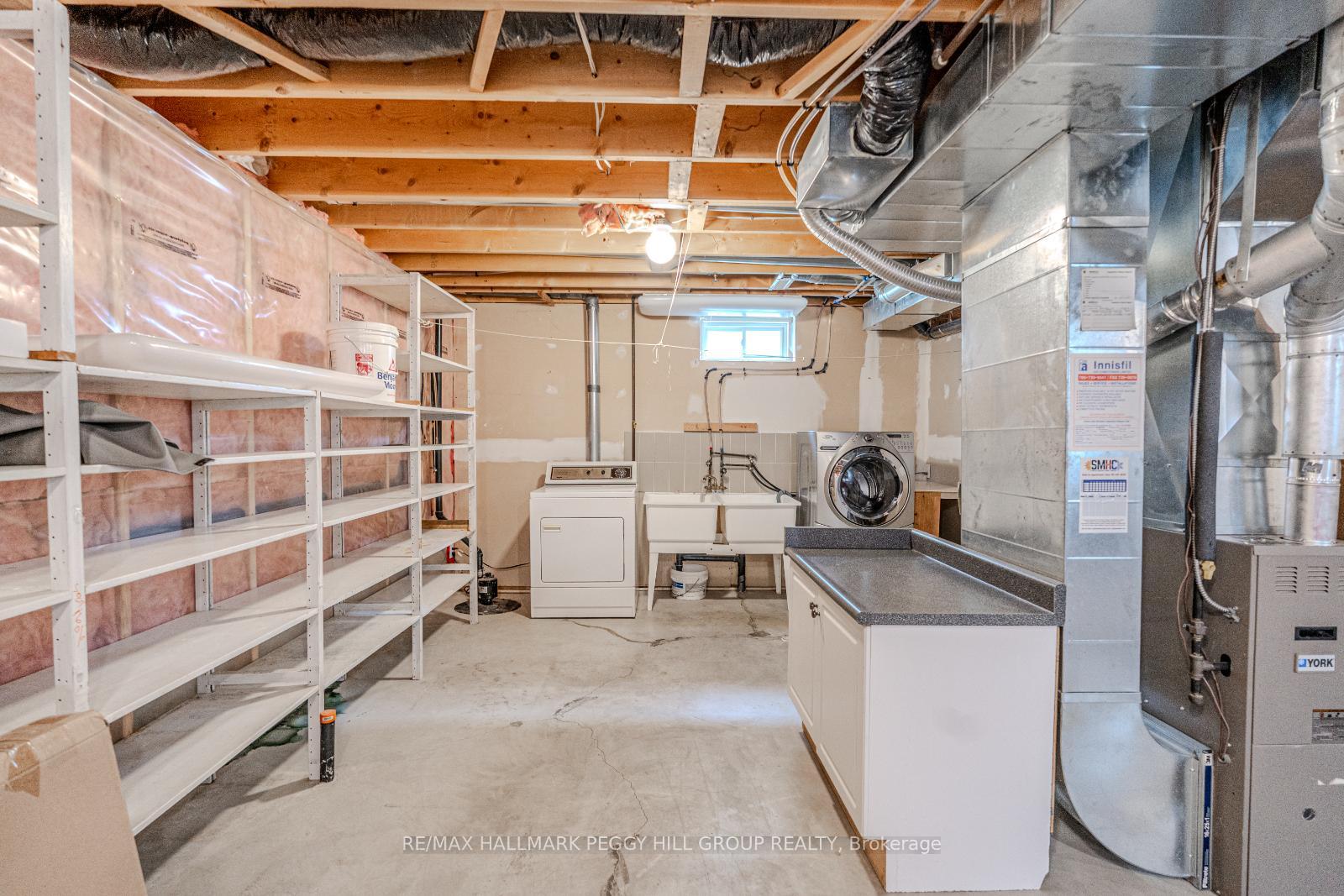 Photo 11 of 14 Jordon Crescent, Orillia — HOMEH
