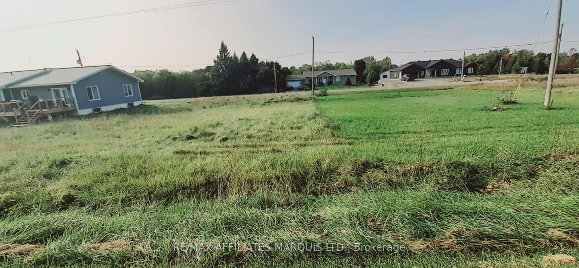 Photo 2 of 10 Ross Park, North Stormont, North Stormont (Roxborough) Twp — HOMEH