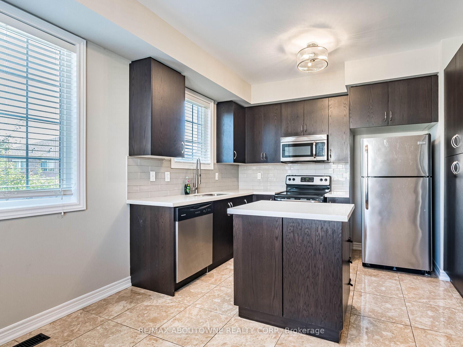 Photo 12 of 1382 Granrock Crescent, Mississauga, East Credit — HOMEH