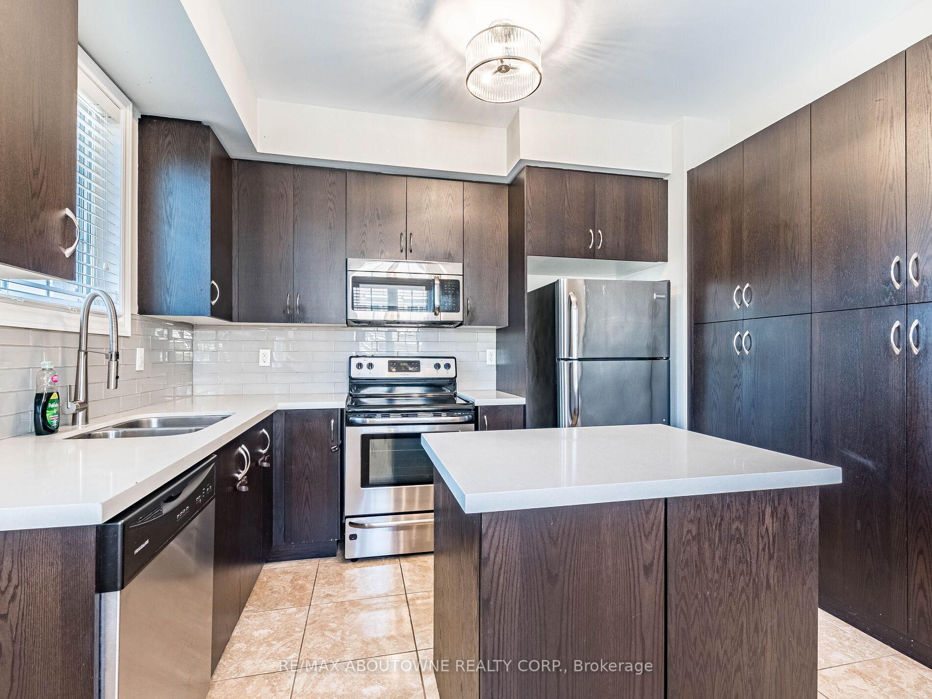 Photo 14 of 1382 Granrock Crescent, Mississauga, East Credit — HOMEH