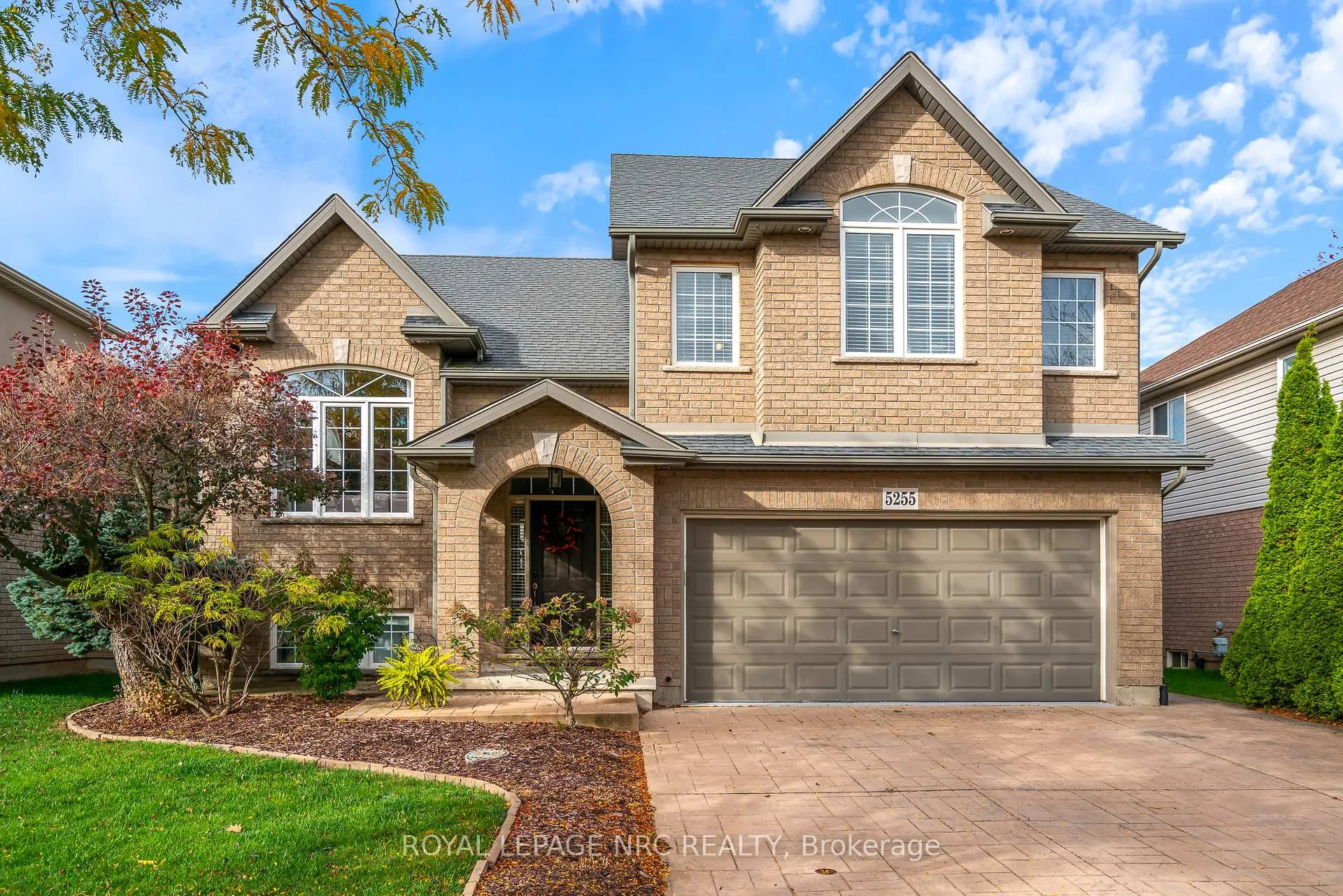 Photo 1 of 5255 White Dove Parkway, Niagara Falls, Ascot — HOMEH