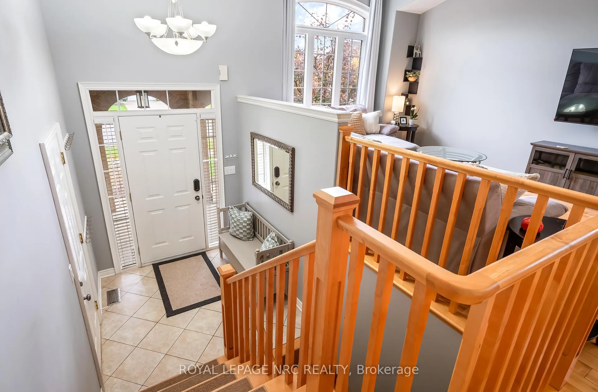 Photo 3 of 5255 White Dove Parkway, Niagara Falls, Ascot — HOMEH