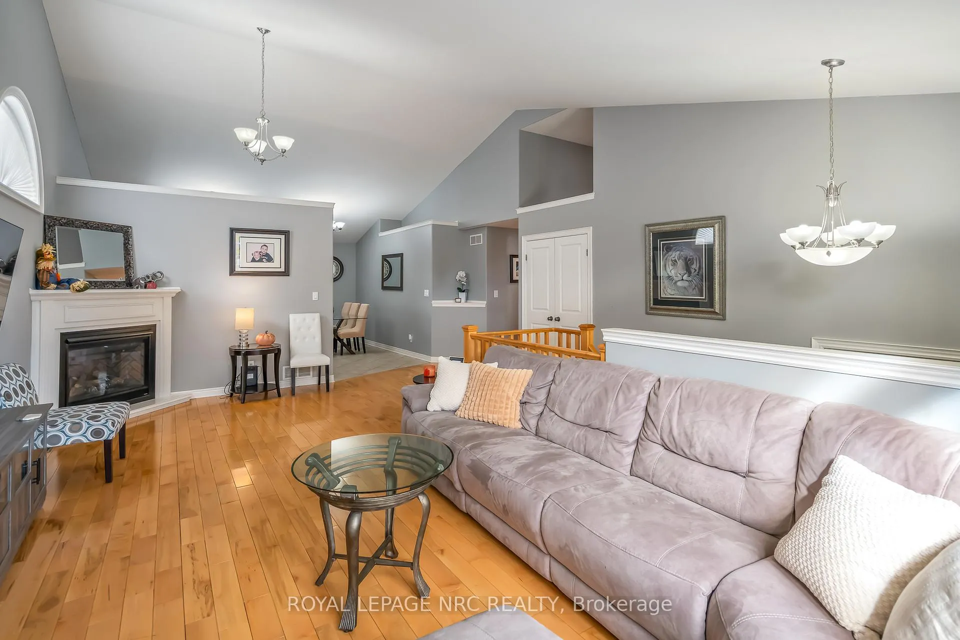 Photo 4 of 5255 White Dove Parkway, Niagara Falls, Ascot — HOMEH