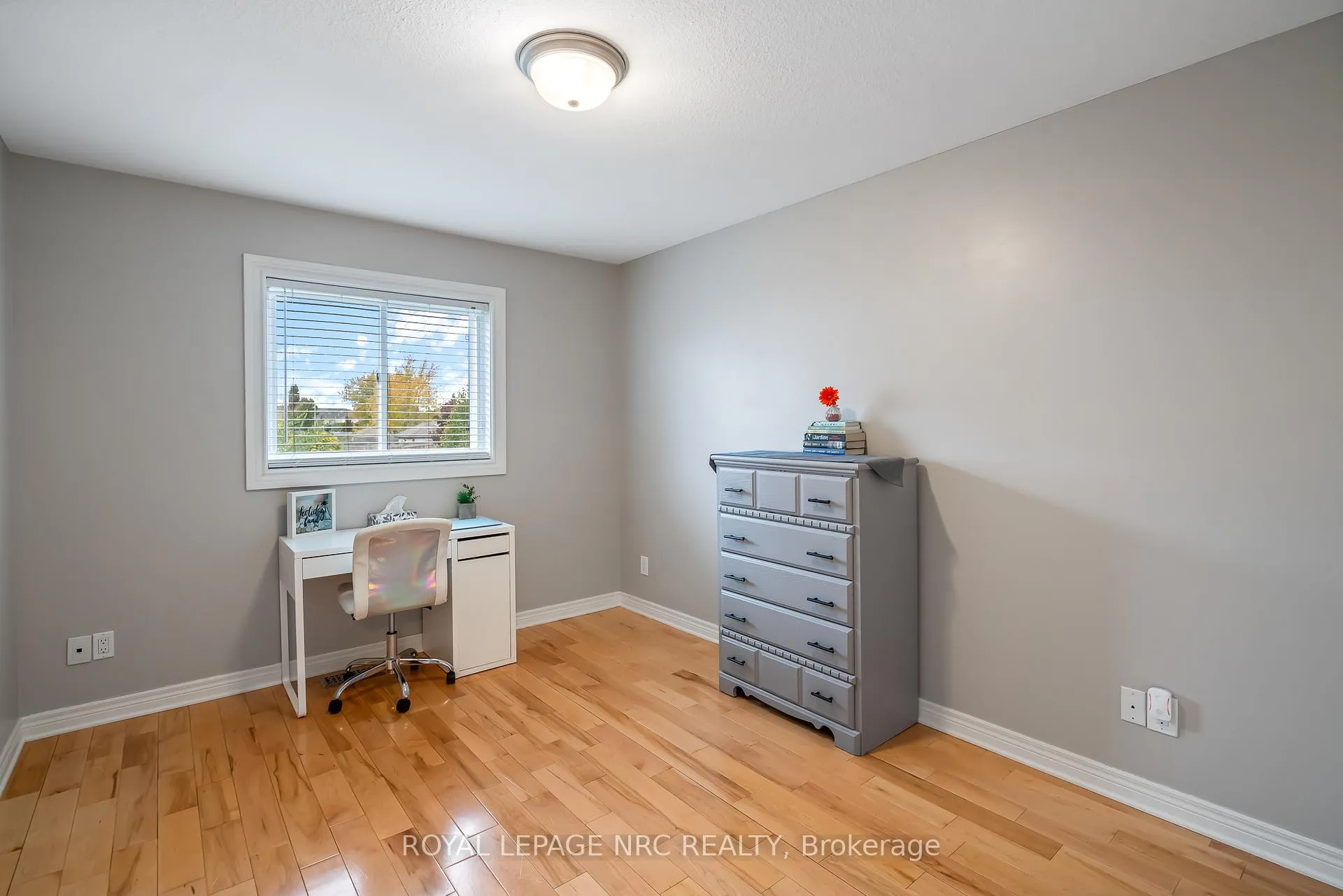 Photo 14 of 5255 White Dove Parkway, Niagara Falls, Ascot — HOMEH
