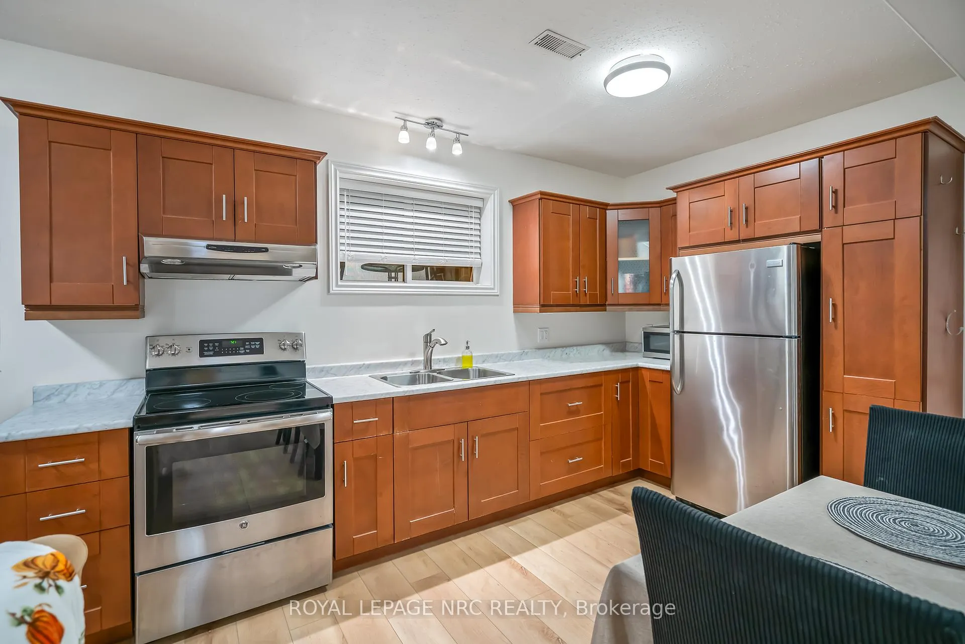 Photo 22 of 5255 White Dove Parkway, Niagara Falls, Ascot — HOMEH