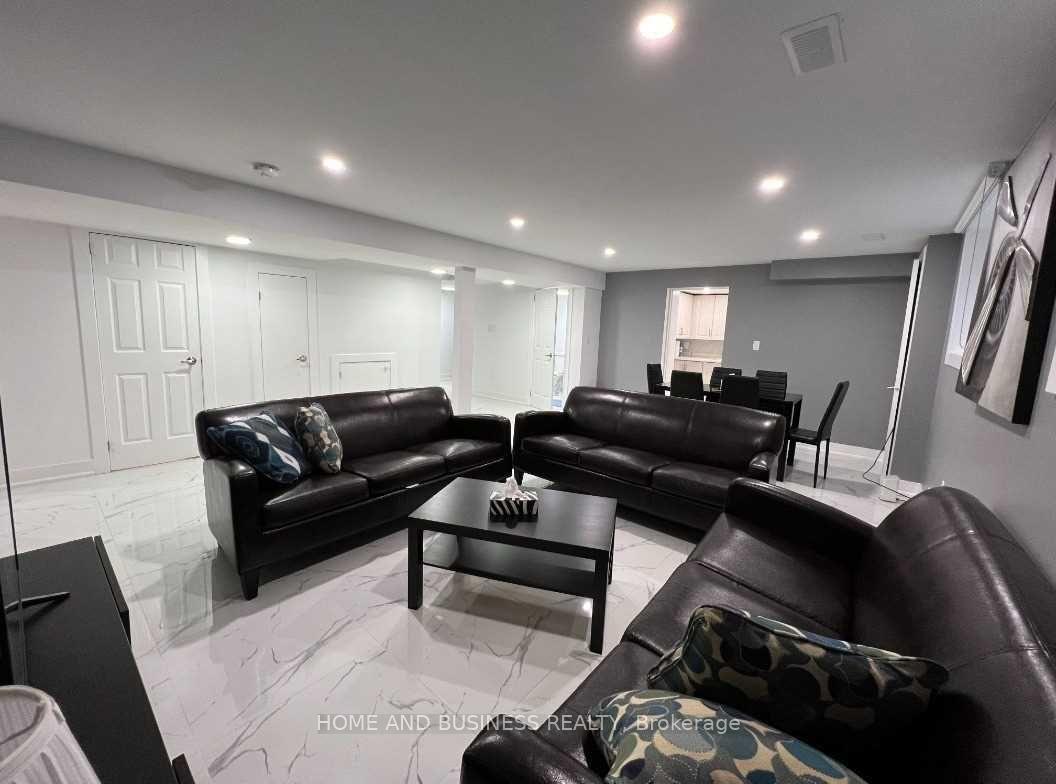 Photo 7 of Unit Lower, 3208 Colonial Drive, Mississauga, Erin Mills — HOMEH