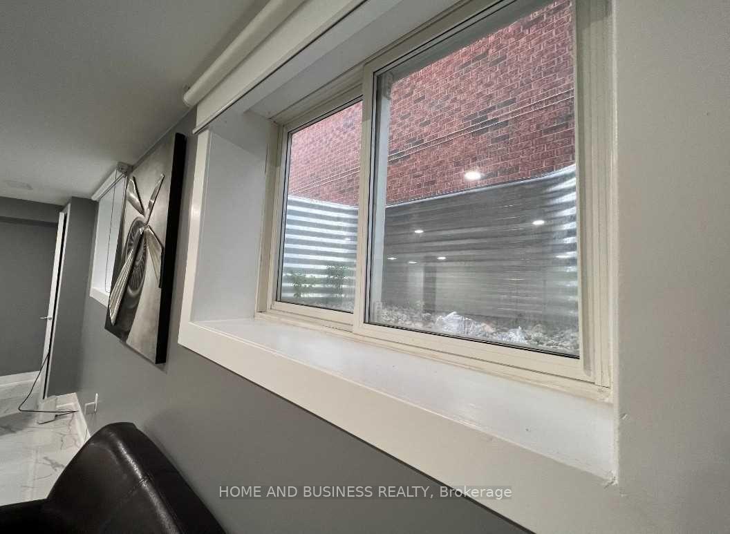 Photo 9 of Unit Lower, 3208 Colonial Drive, Mississauga, Erin Mills — HOMEH