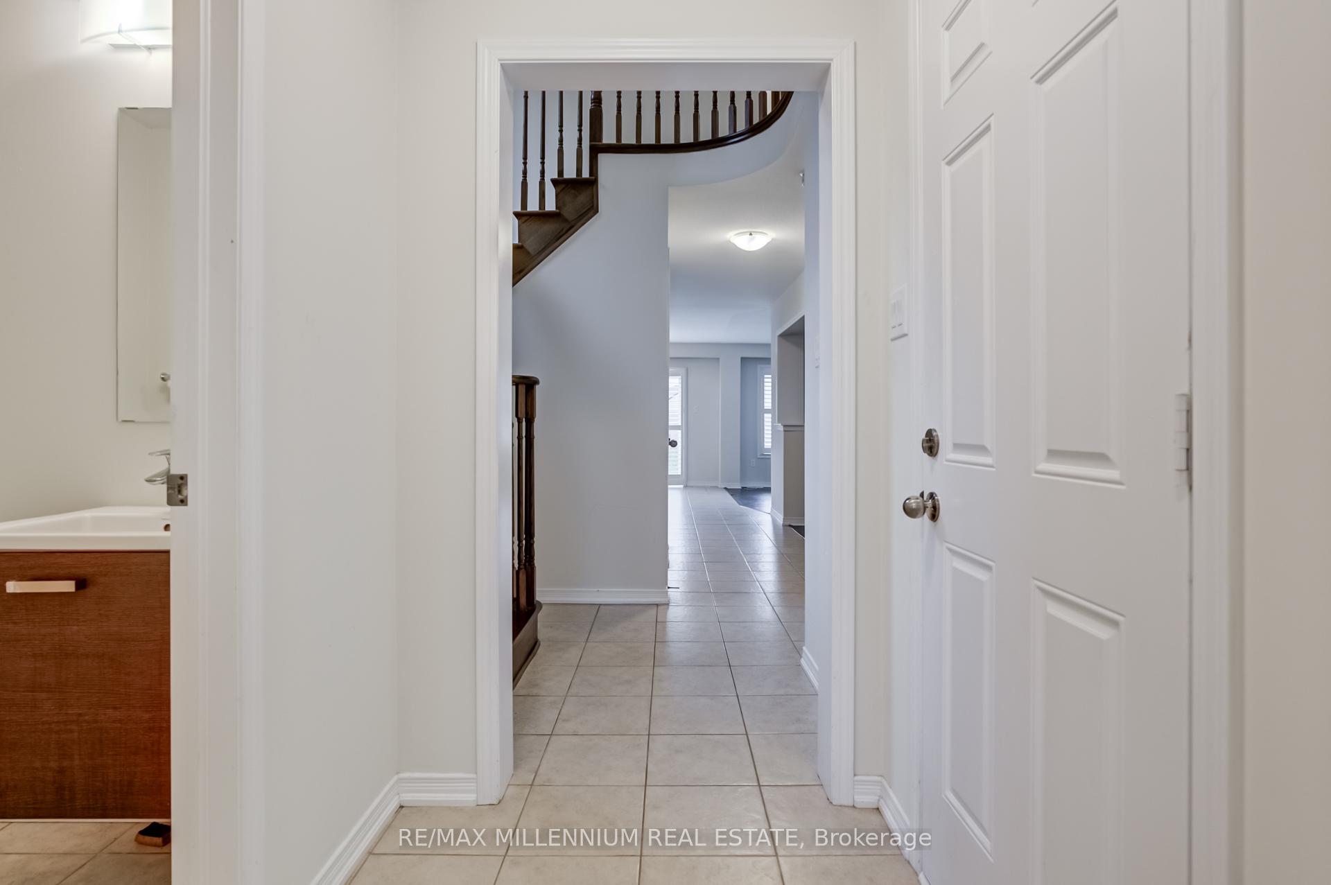 Photo 5 of 7761 Butternut Boulevard, Niagara Falls, Brown — HOMEH