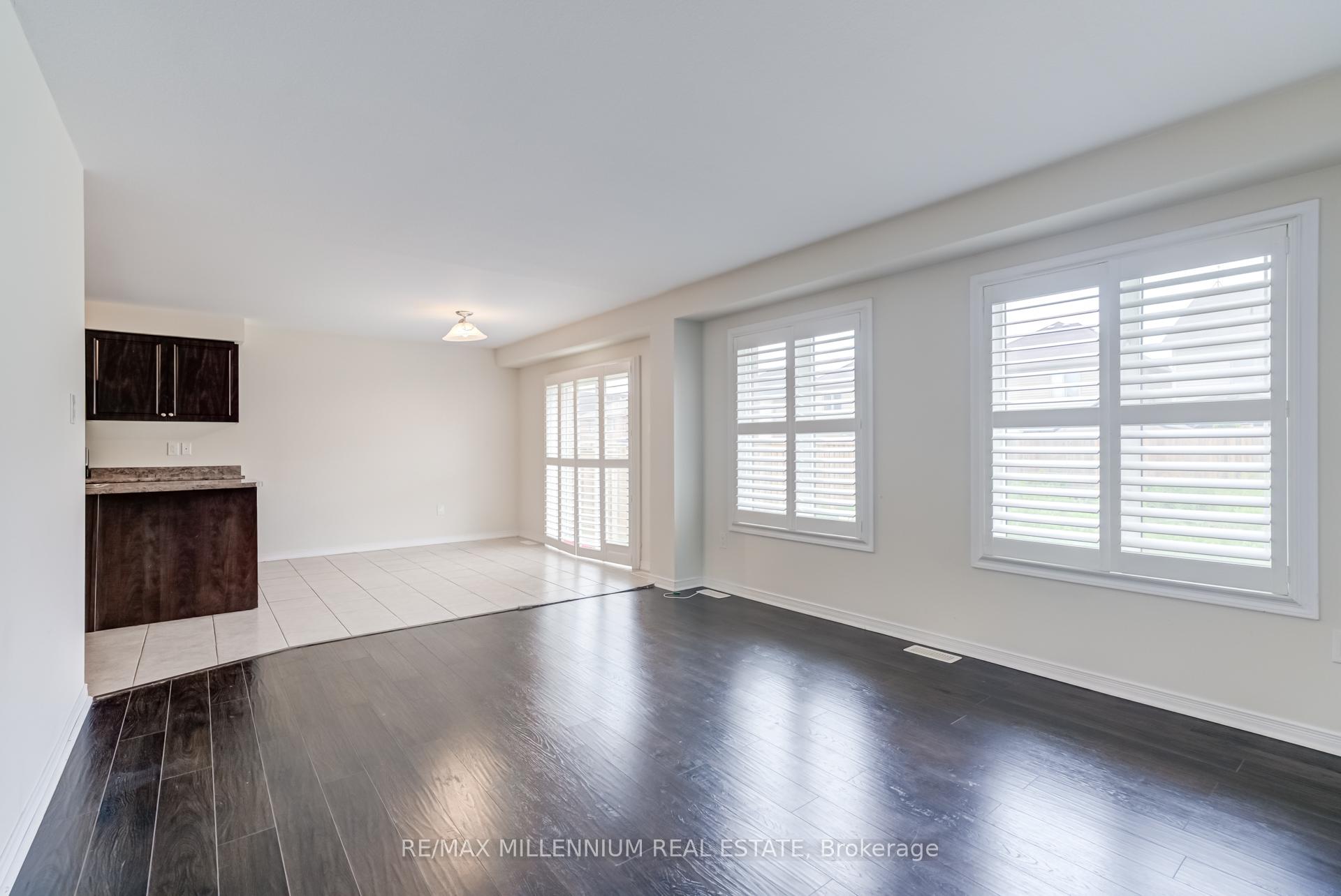 Photo 7 of 7761 Butternut Boulevard, Niagara Falls, Brown — HOMEH