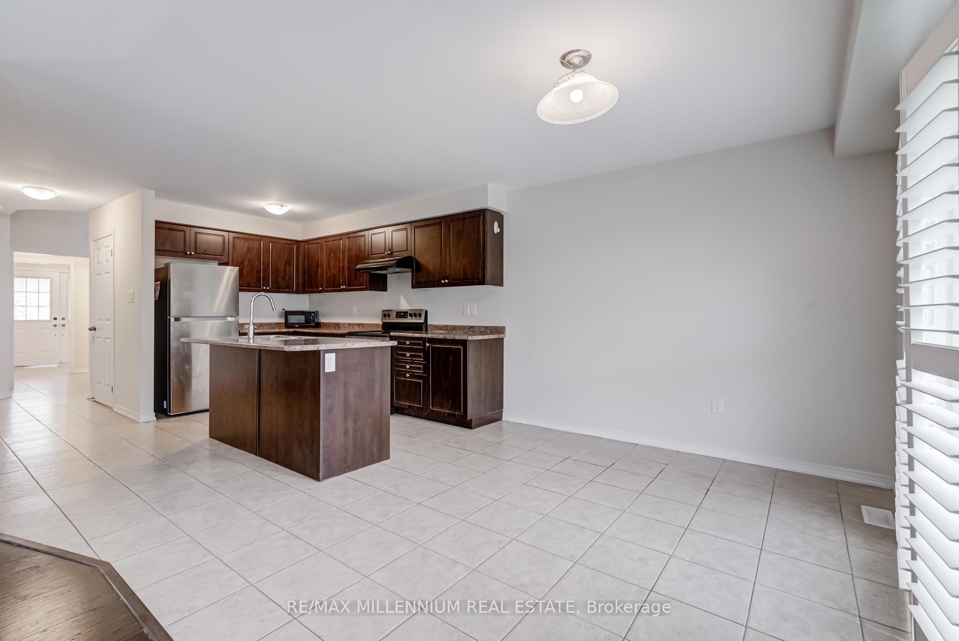Photo 8 of 7761 Butternut Boulevard, Niagara Falls, Brown — HOMEH