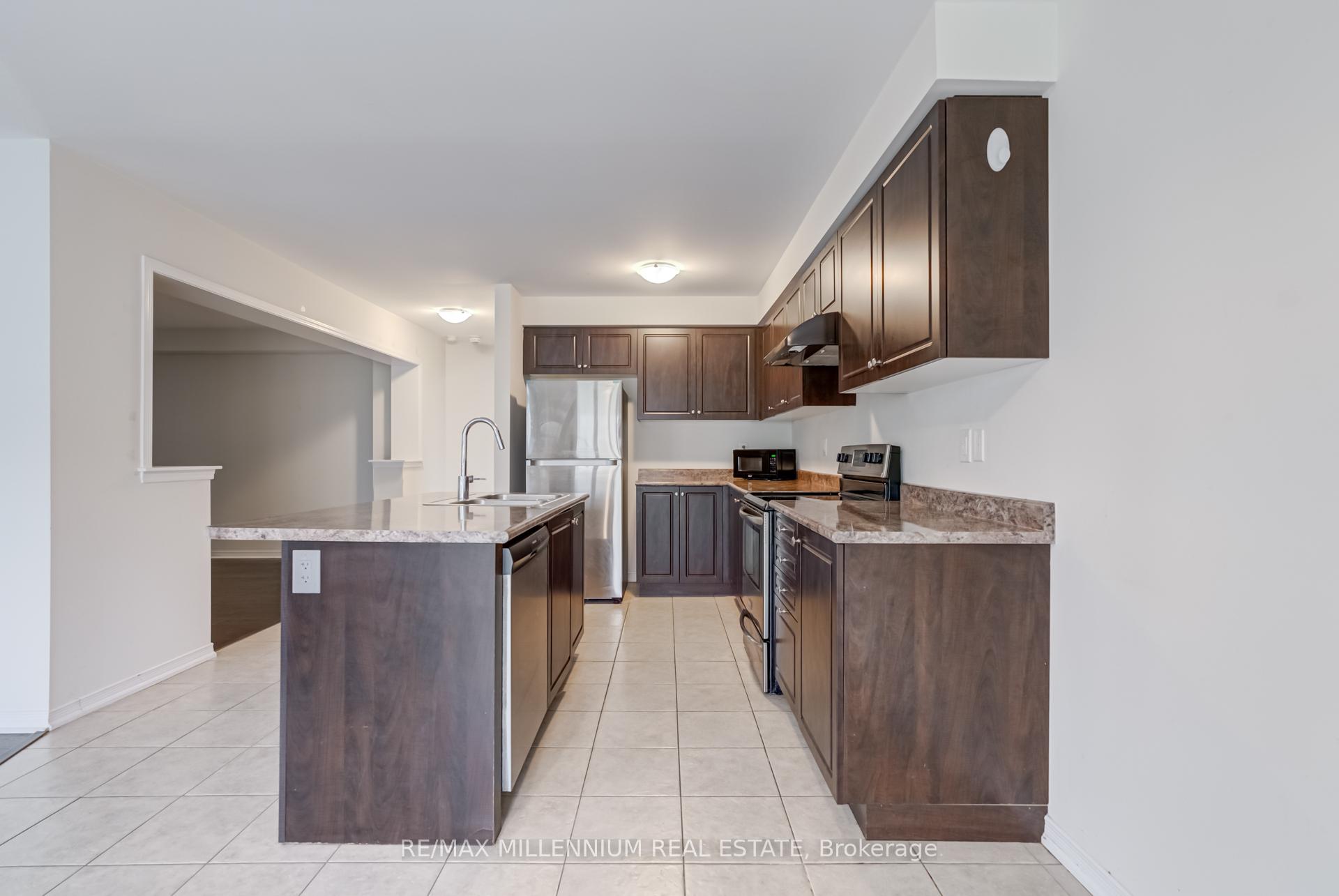 Photo 9 of 7761 Butternut Boulevard, Niagara Falls, Brown — HOMEH