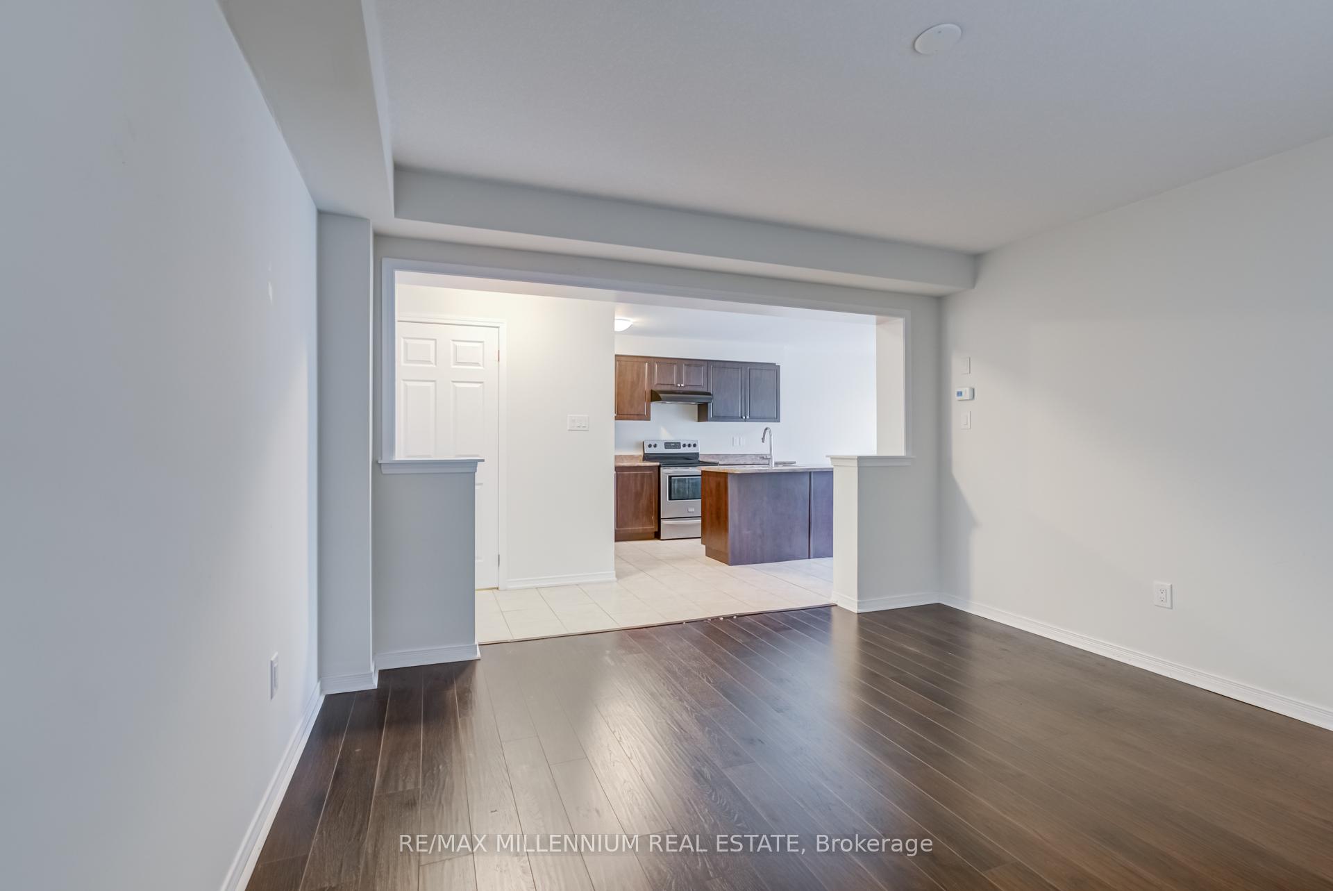 Photo 13 of 7761 Butternut Boulevard, Niagara Falls, Brown — HOMEH