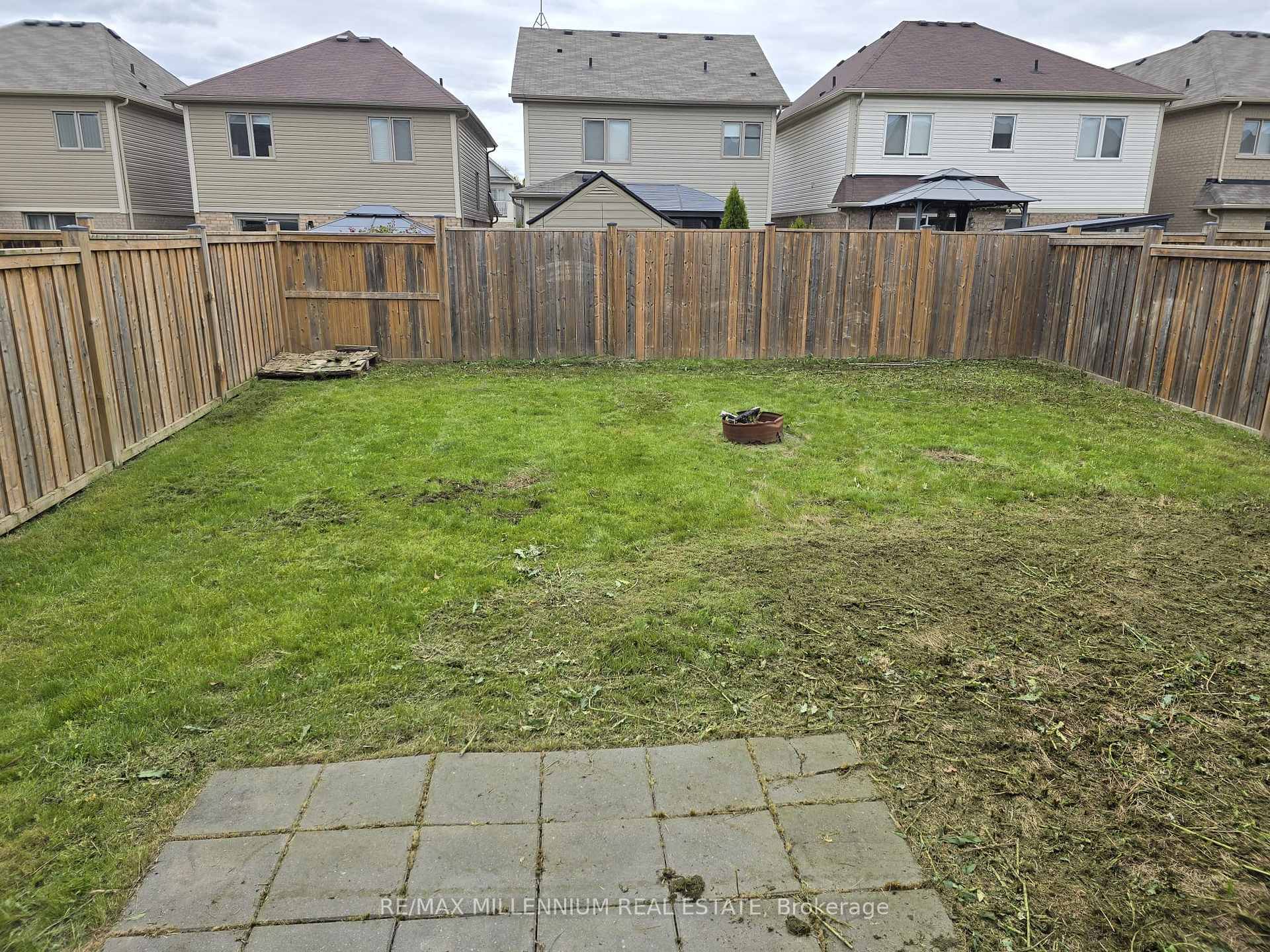 Photo 31 of 7761 Butternut Boulevard, Niagara Falls, Brown — HOMEH