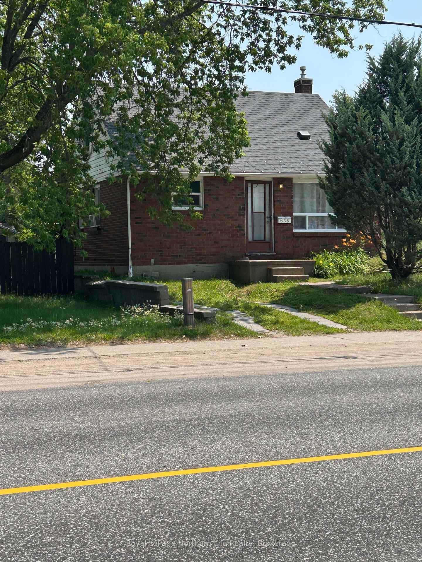 Photo 1 of 686 O'Brien Street, North Bay, Central — HOMEH