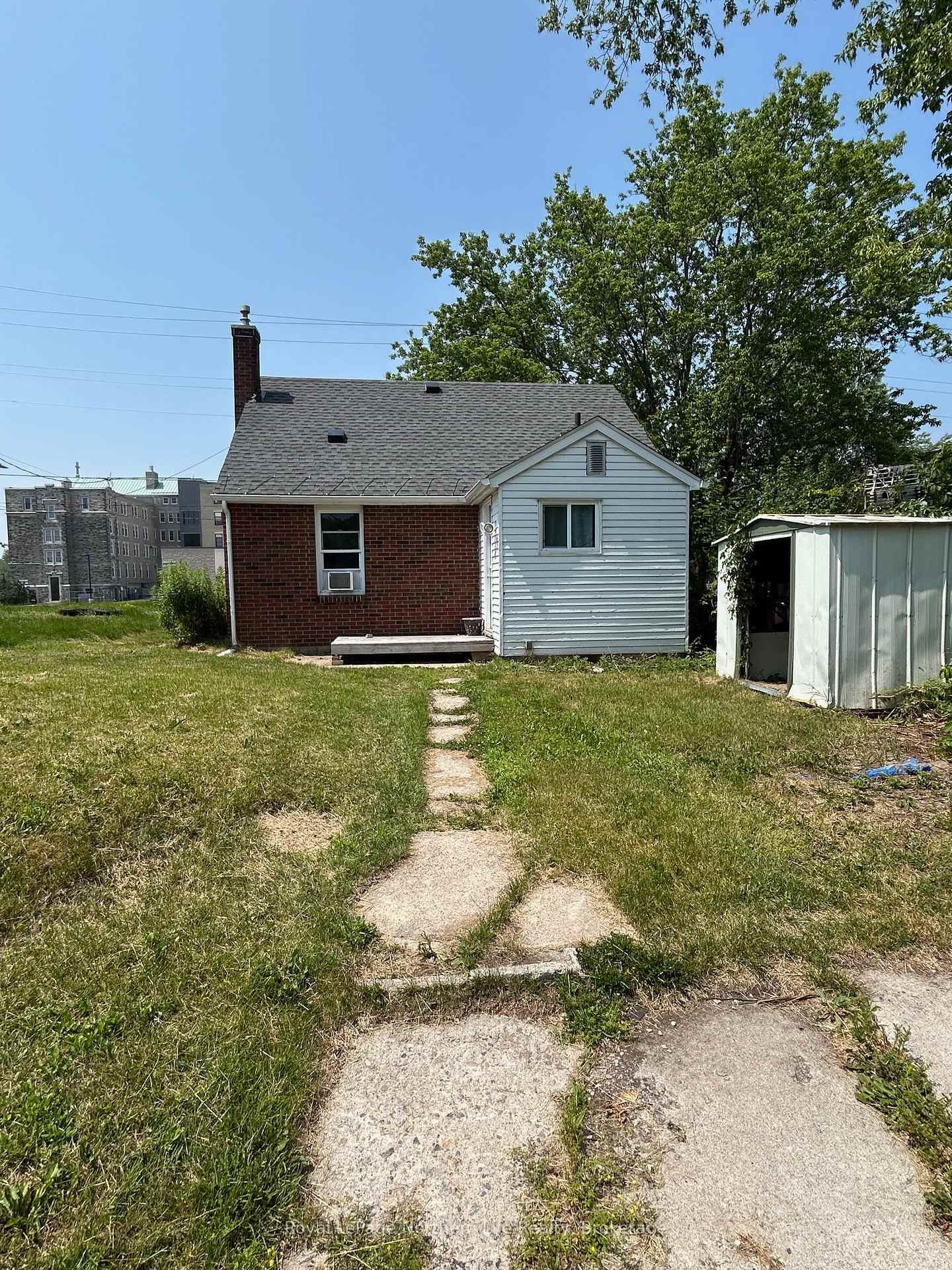 Photo 11 of 686 O'Brien Street, North Bay, Central — HOMEH
