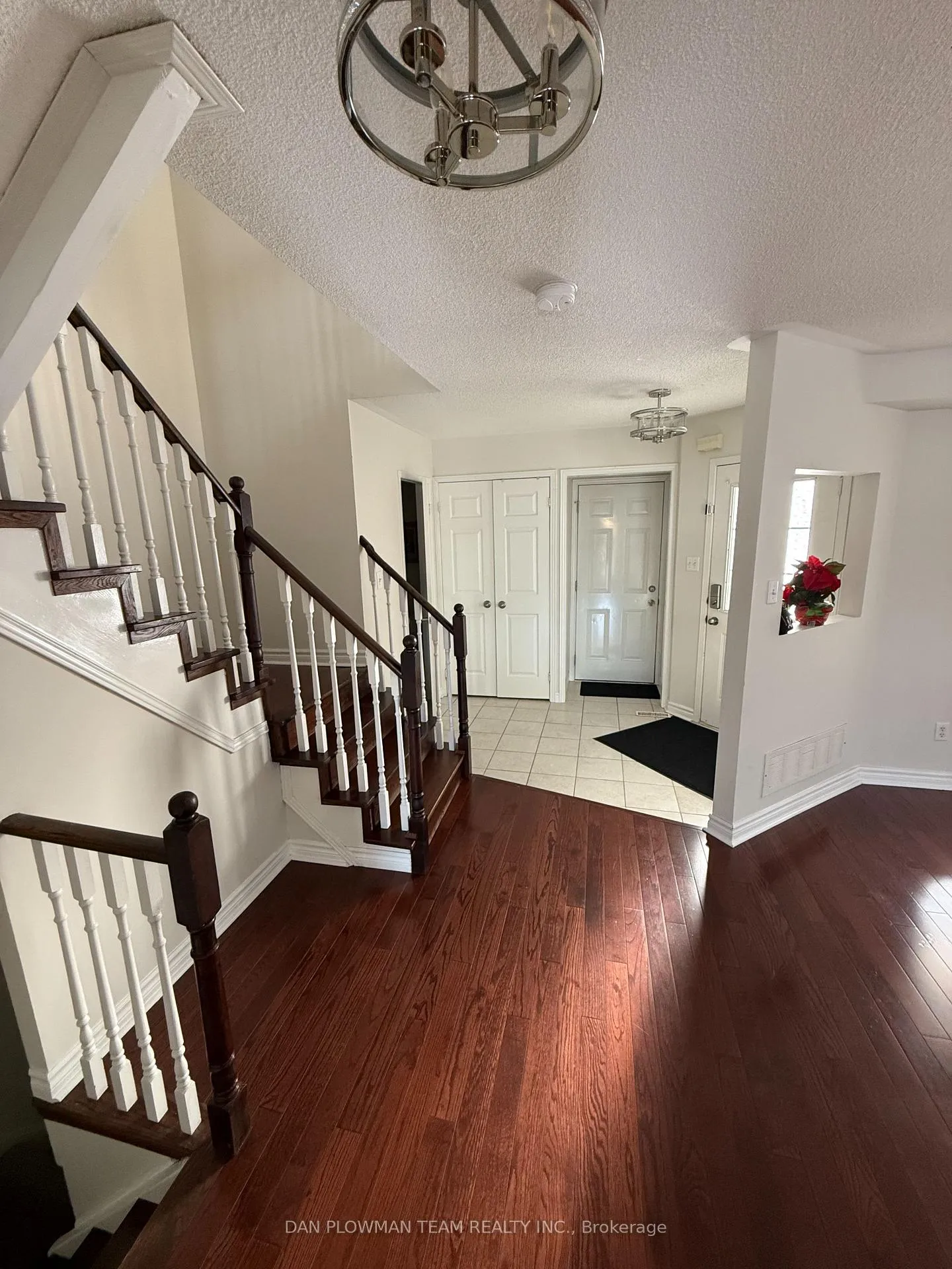 Photo 3 of 1596 Fieldgate Drive, Oshawa, Samac — HOMEH