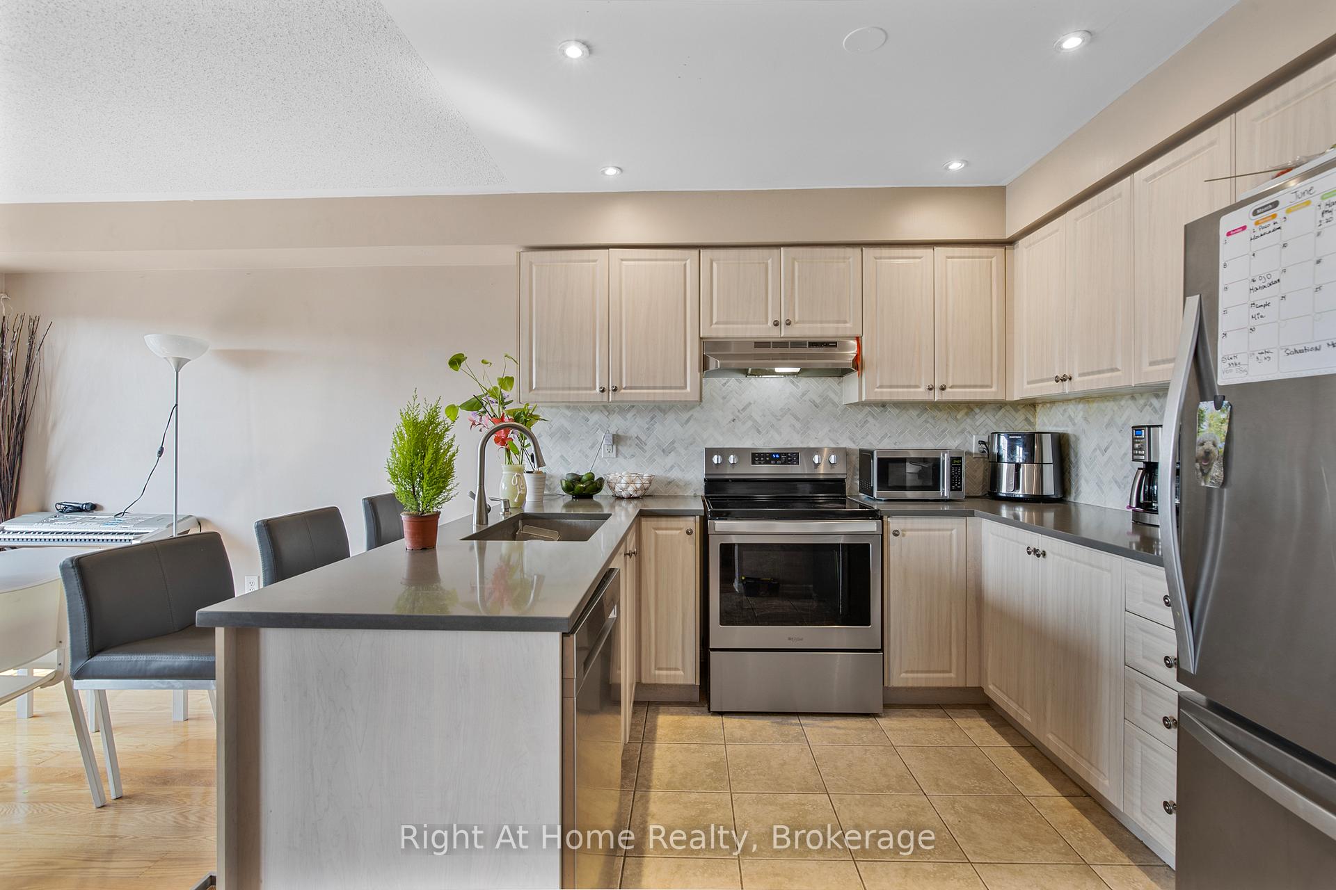 Photo 13 of Unit 60, 620 Ferguson Drive, Milton, Beaty — HOMEH
