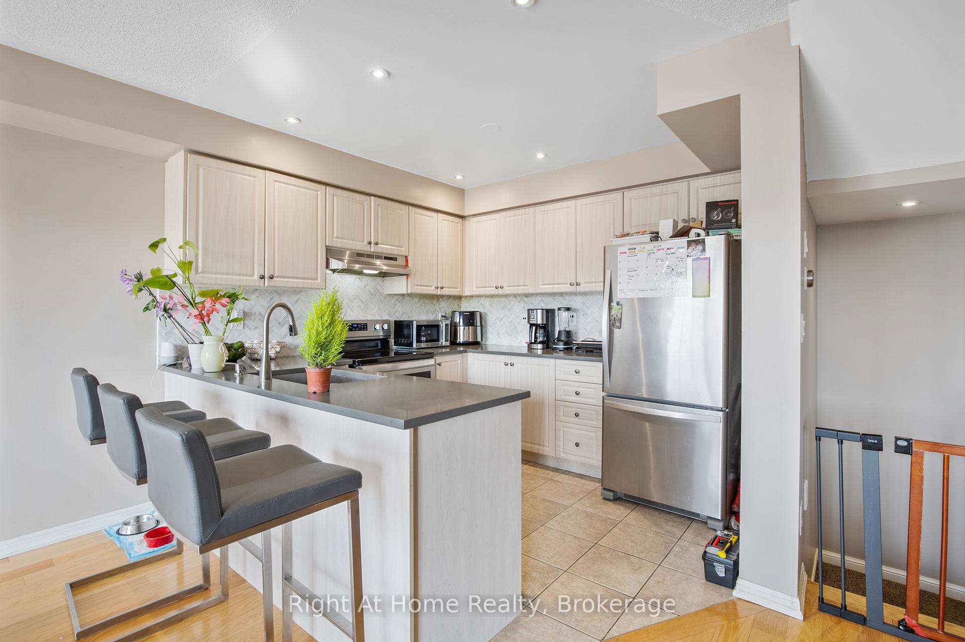 Photo 2 of Unit 60, 620 Ferguson Drive, Milton, Beaty — HOMEH