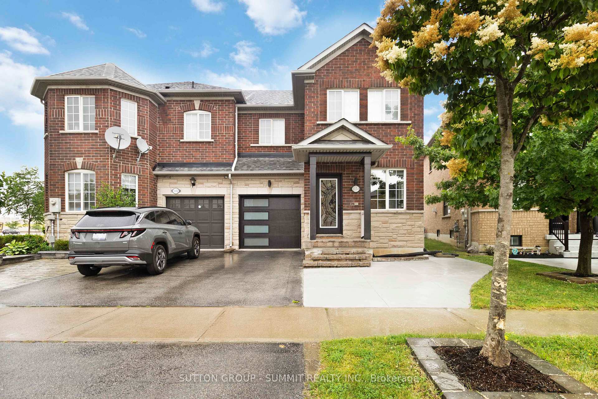 Front of 1150 Charlton Way