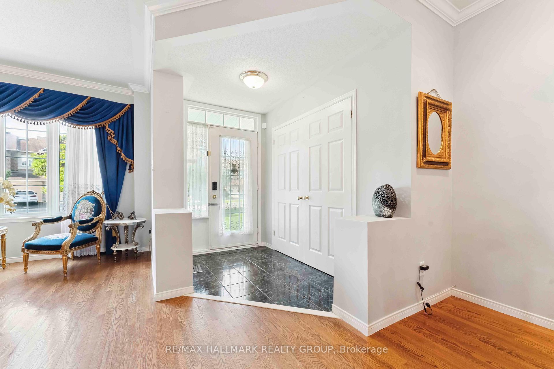 Photo 2 of 551 Chardonnay Drive, Ottawa, Avalon East — HOMEH