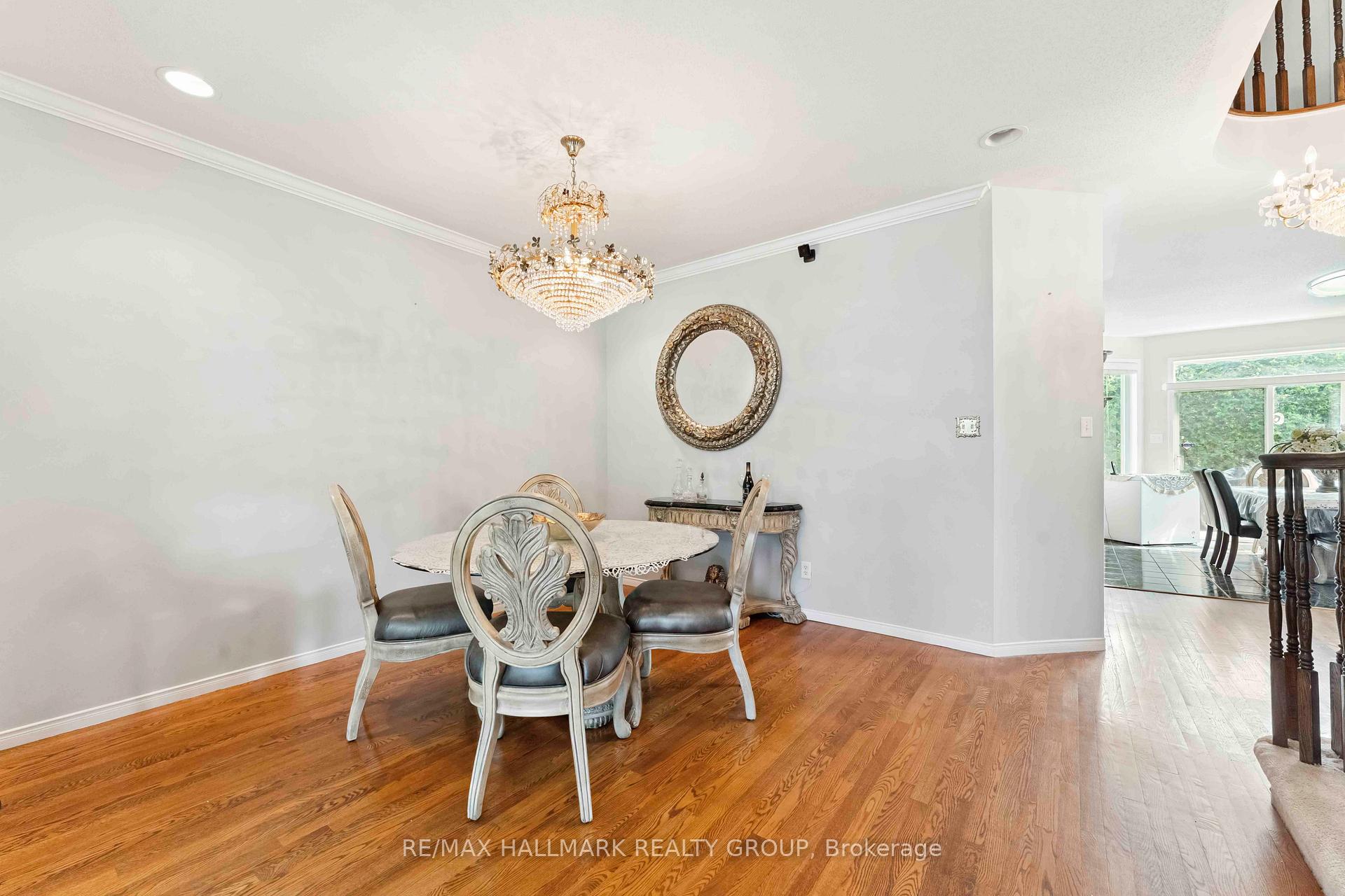 Photo 4 of 551 Chardonnay Drive, Ottawa, Avalon East — HOMEH