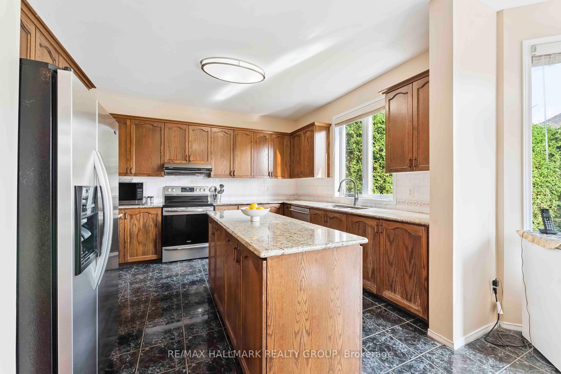 Photo 7 of 551 Chardonnay Drive, Ottawa, Avalon East — HOMEH