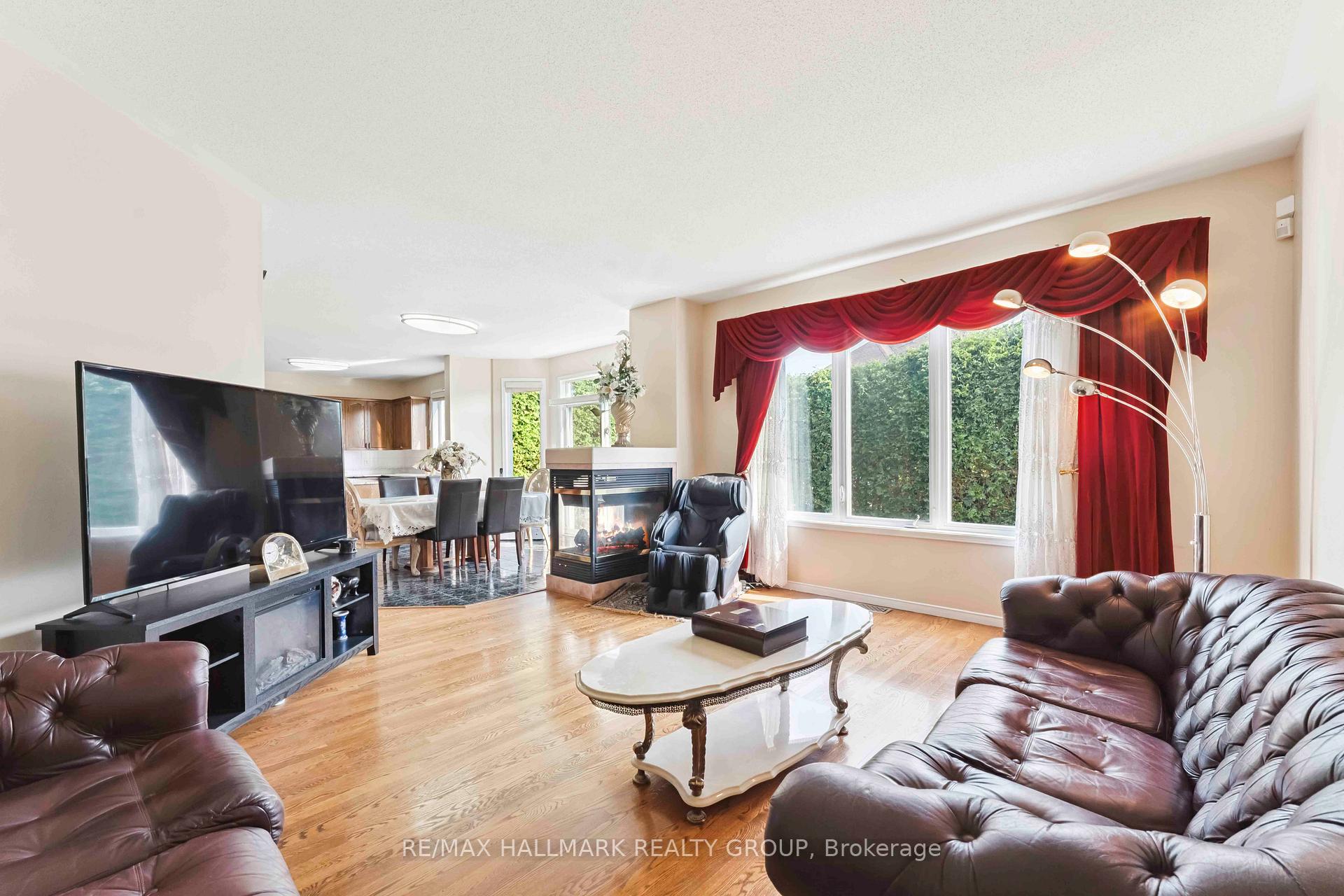 Photo 9 of 551 Chardonnay Drive, Ottawa, Avalon East — HOMEH